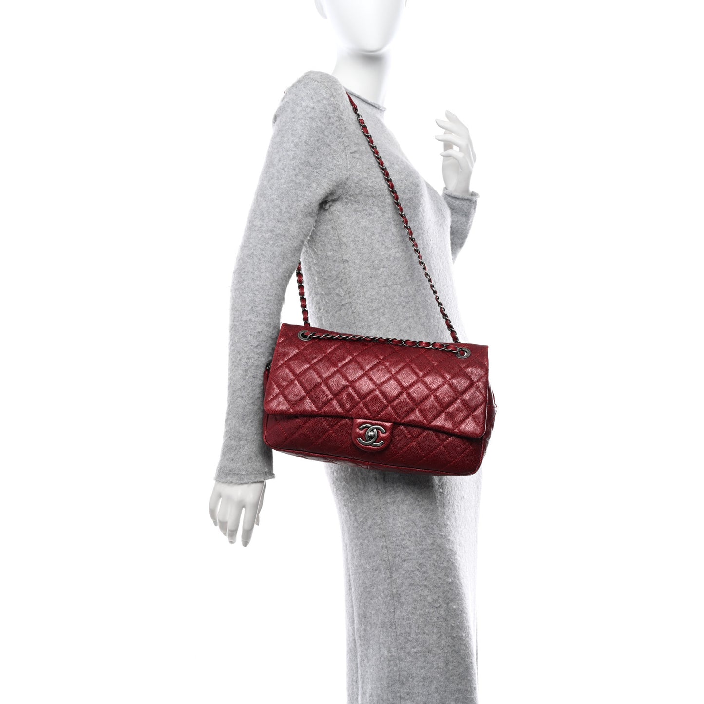 Iridescent Caviar Quilted Large Chic Flap Red