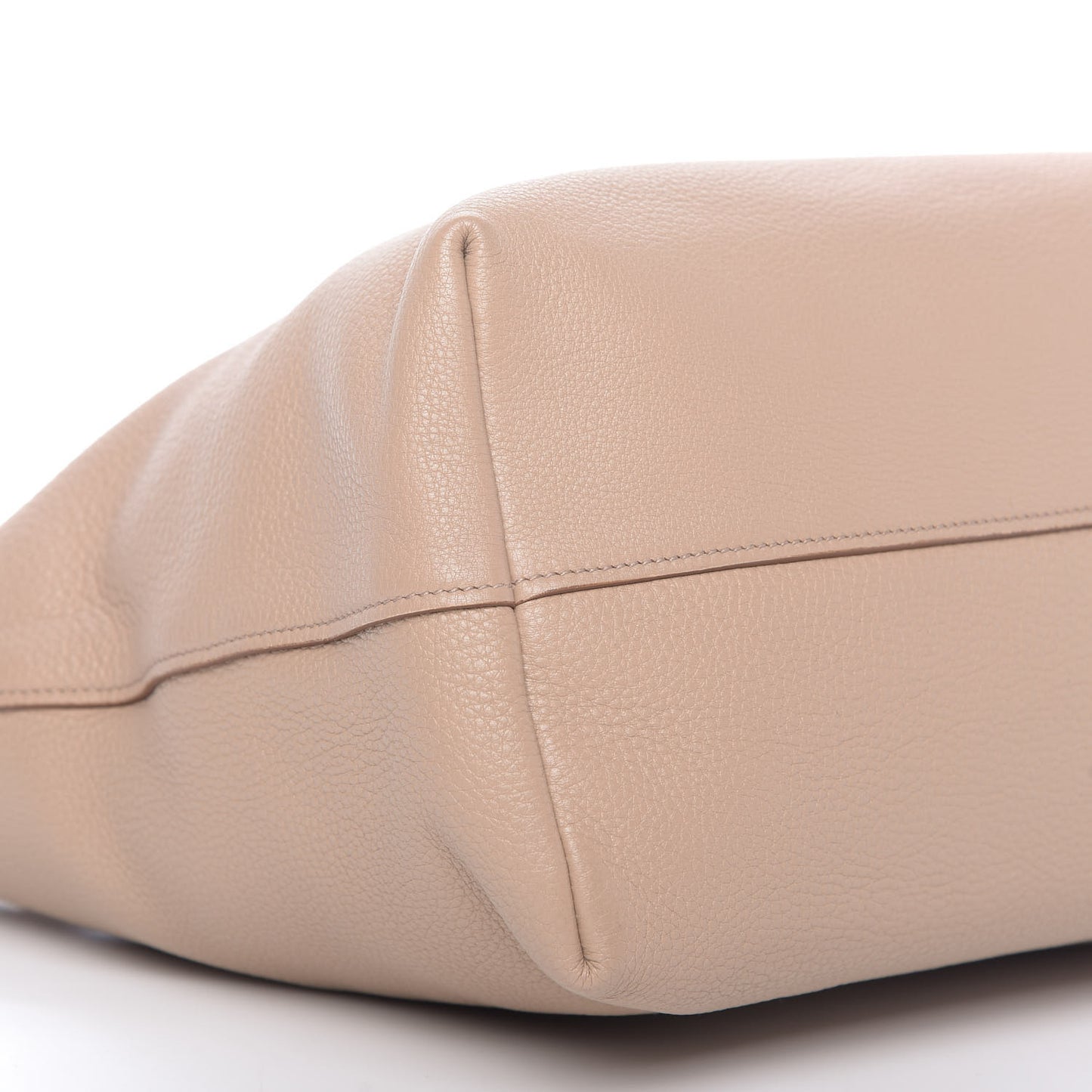 Vitello Daino Pocket Shopping Tote Cammeo