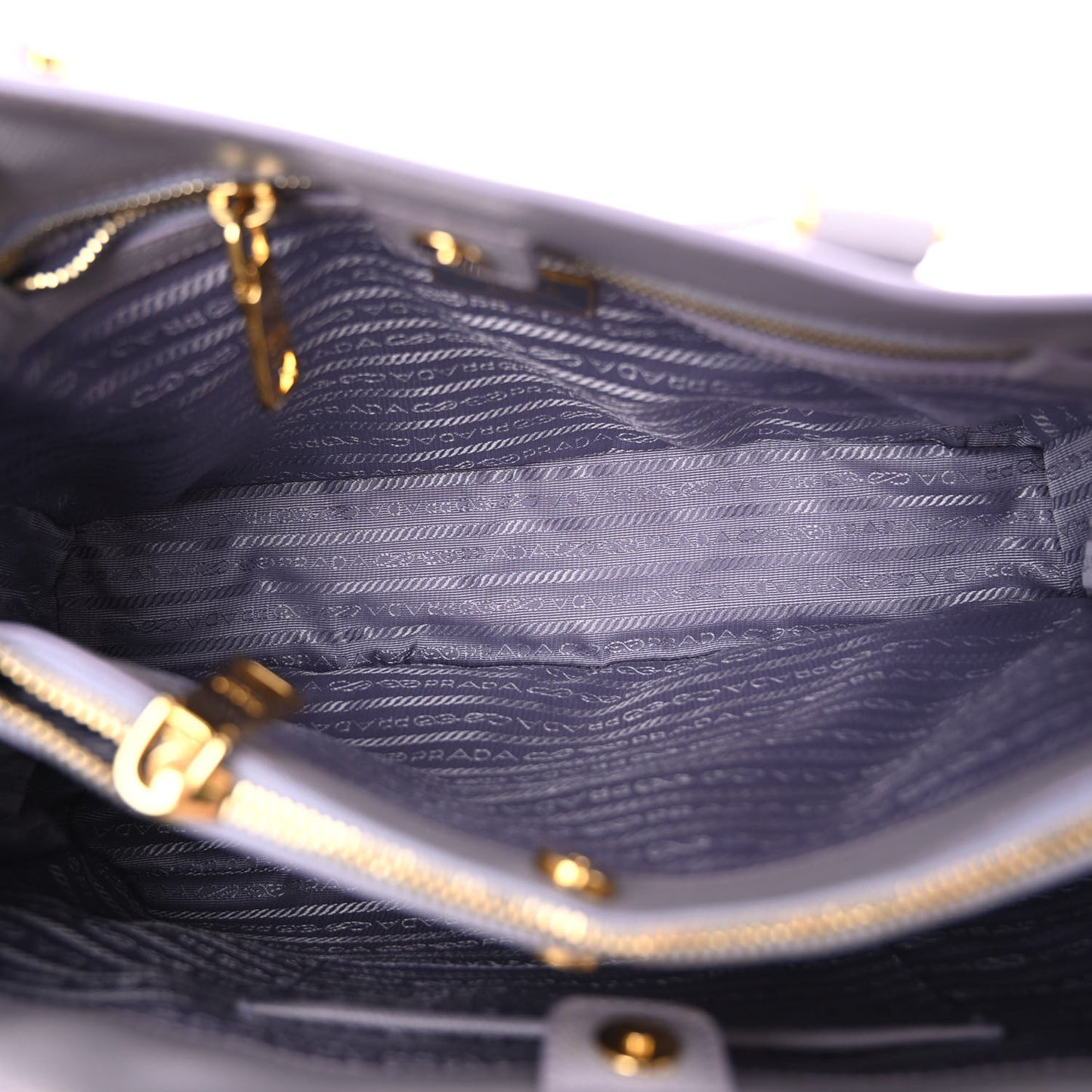 Saffiano Lux Medium Tote Glicine