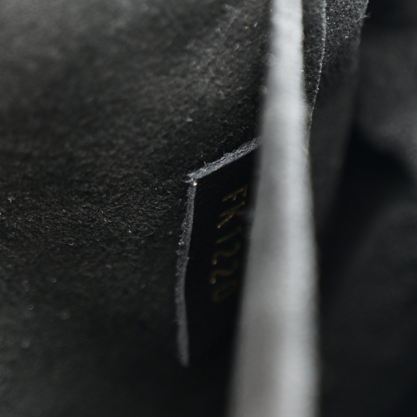 Calfskin New Wave Chain MM Black