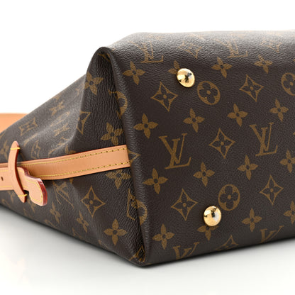 Louis Vuitton Monogram Carryall MM 8 of 9