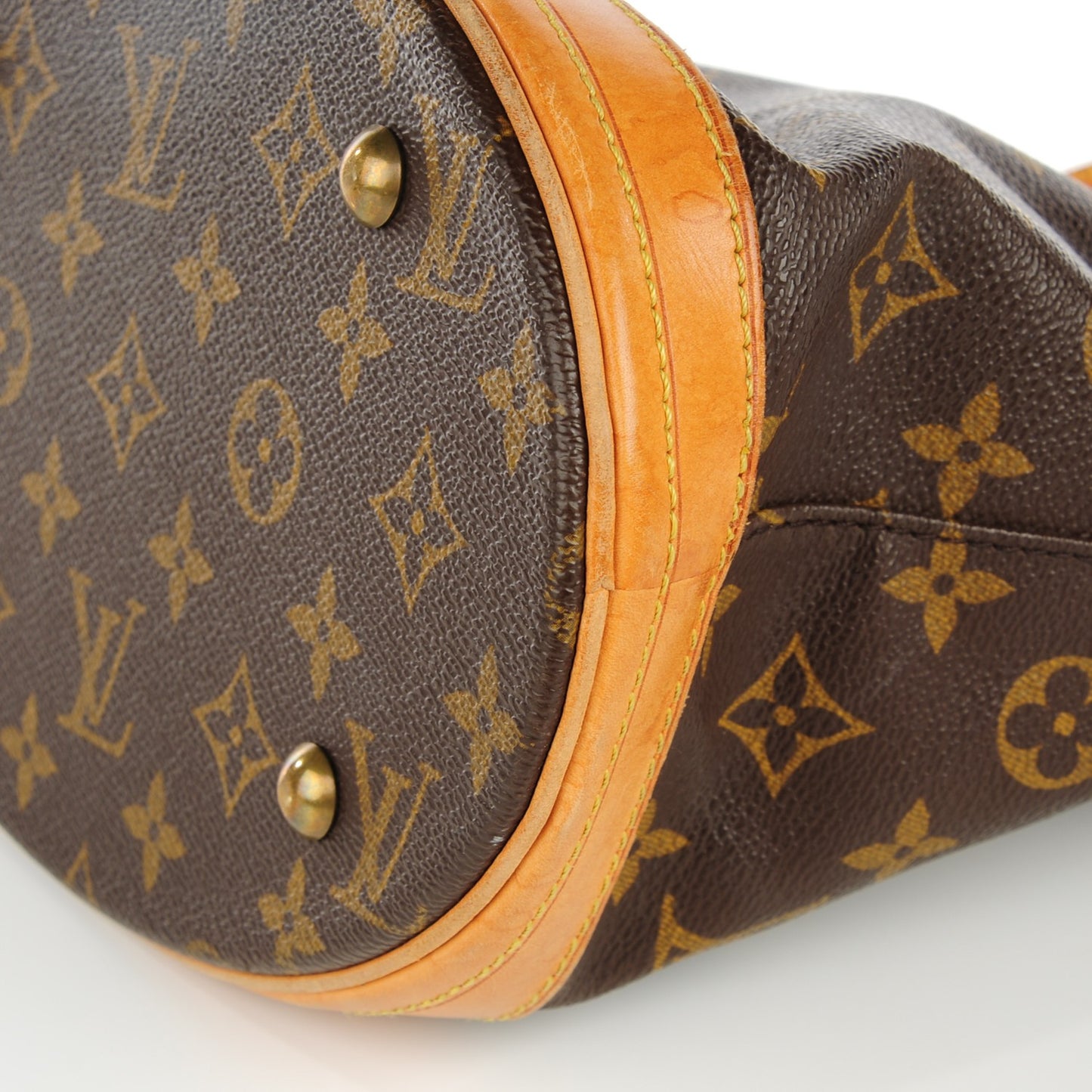 Monogram Petit Bucket 23