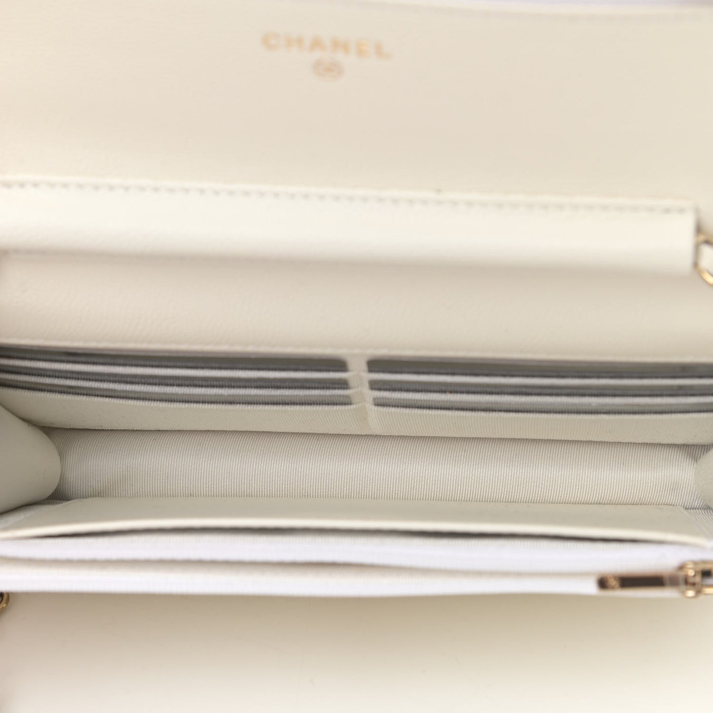 Caviar Quilted Wallet On Chain WOC White