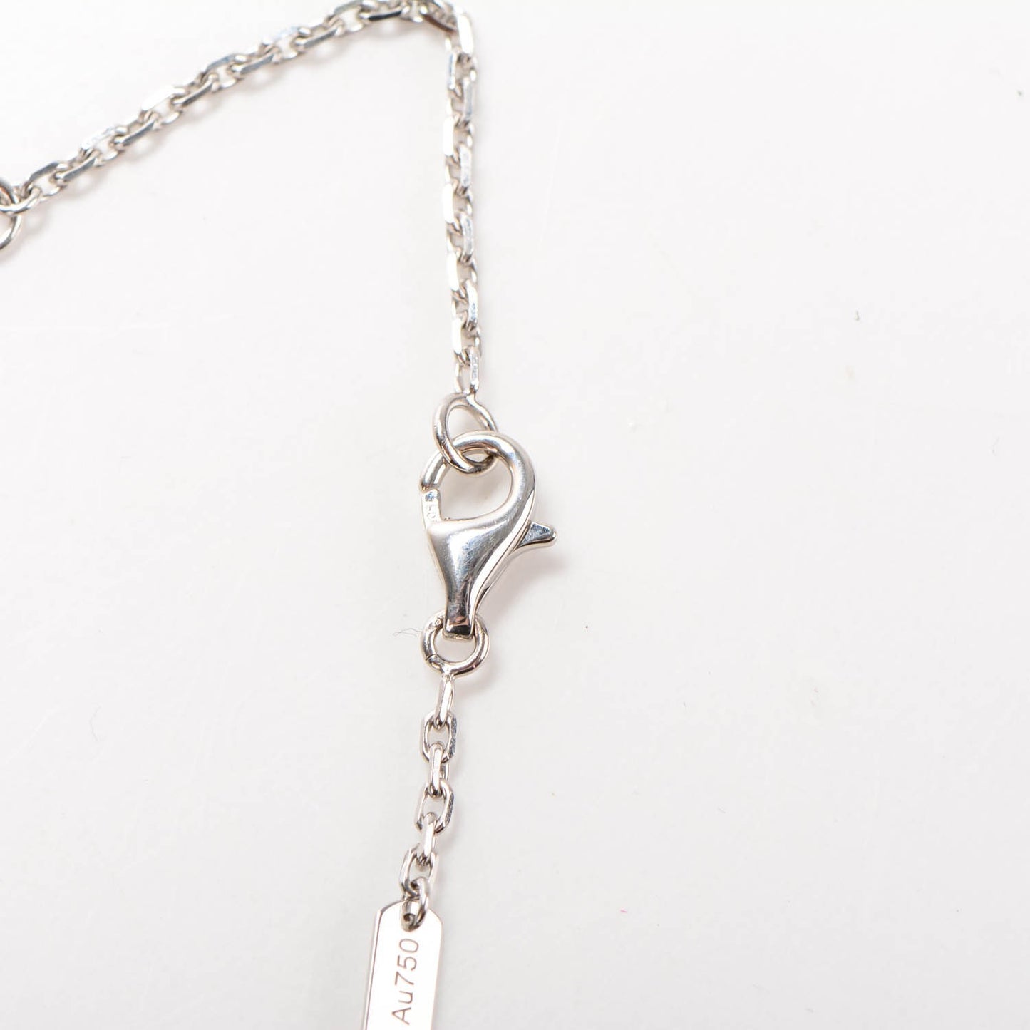 18K White Gold Mother of Pearl Magic Alhambra Pendant Necklace