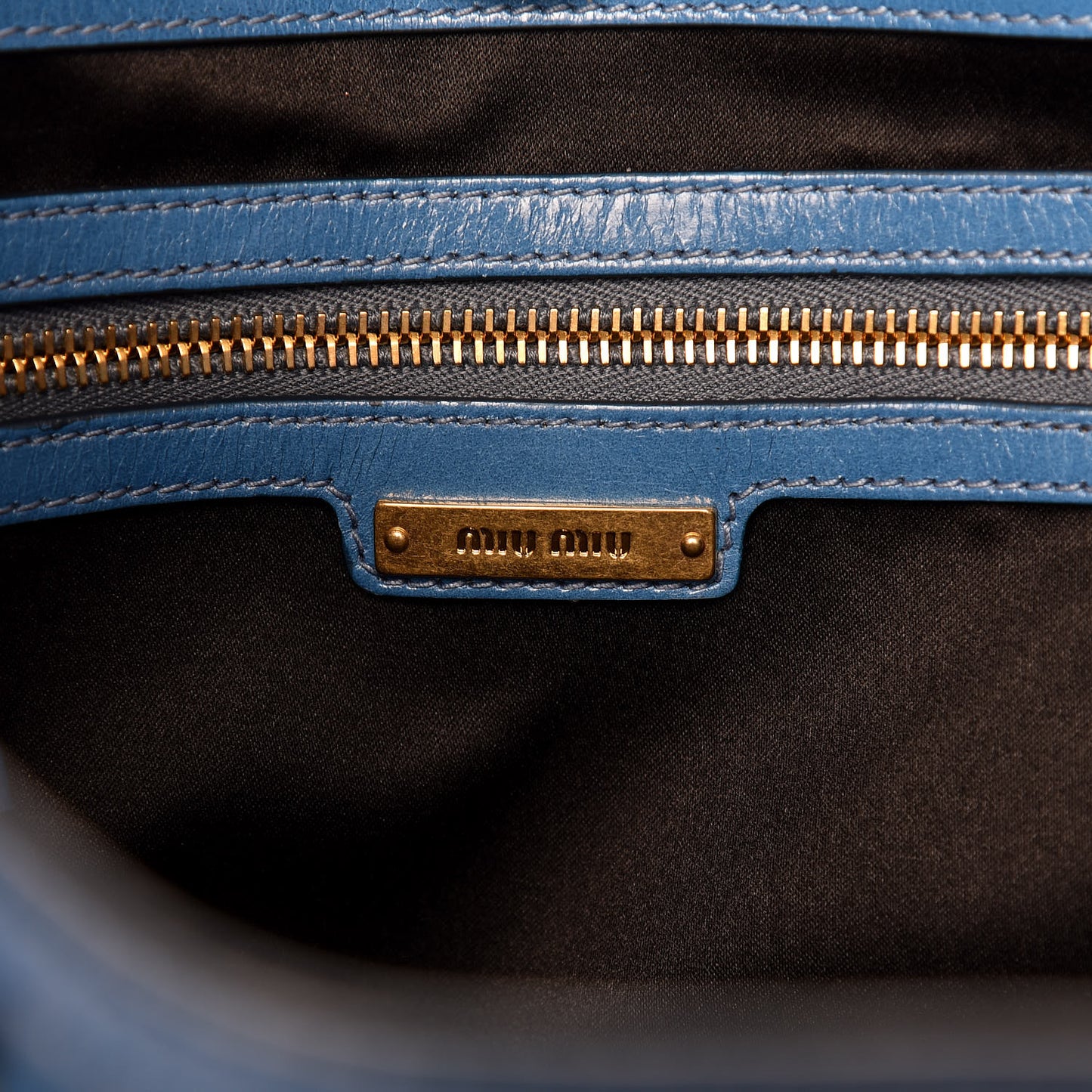 Vitello Shine Zip Tote Laguna