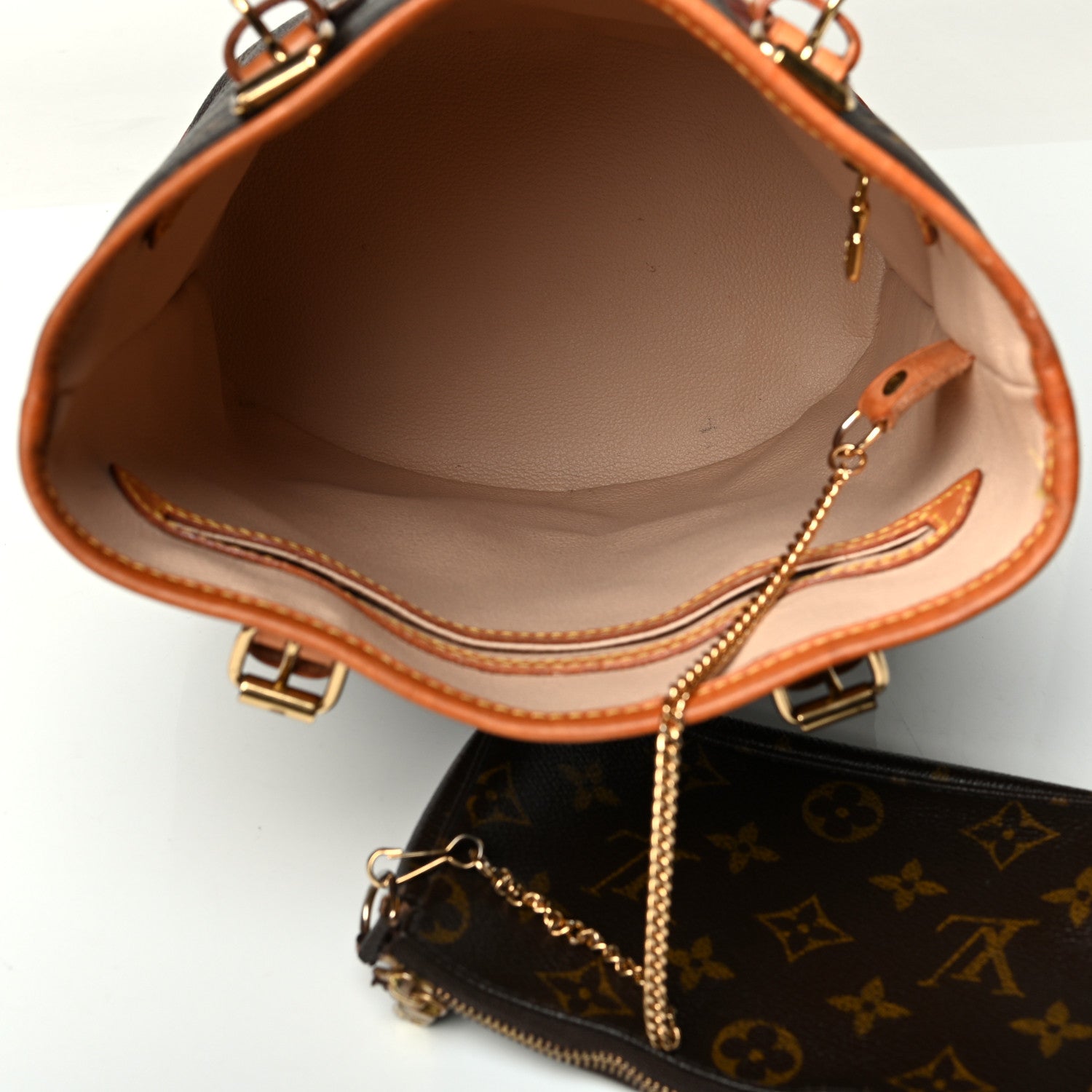 Louis Vuitton Monogram Petit Bucket 23 4 of 6