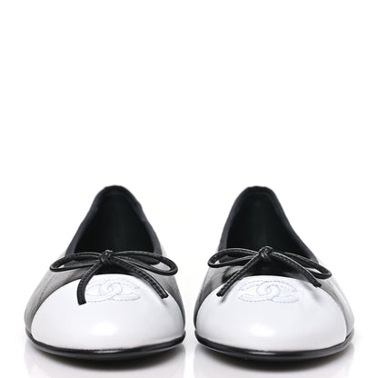 Chanel Crumpled Shiny Lambskin Cap Toe CC Ballerina Flats 39.5 Black White 2 of 10