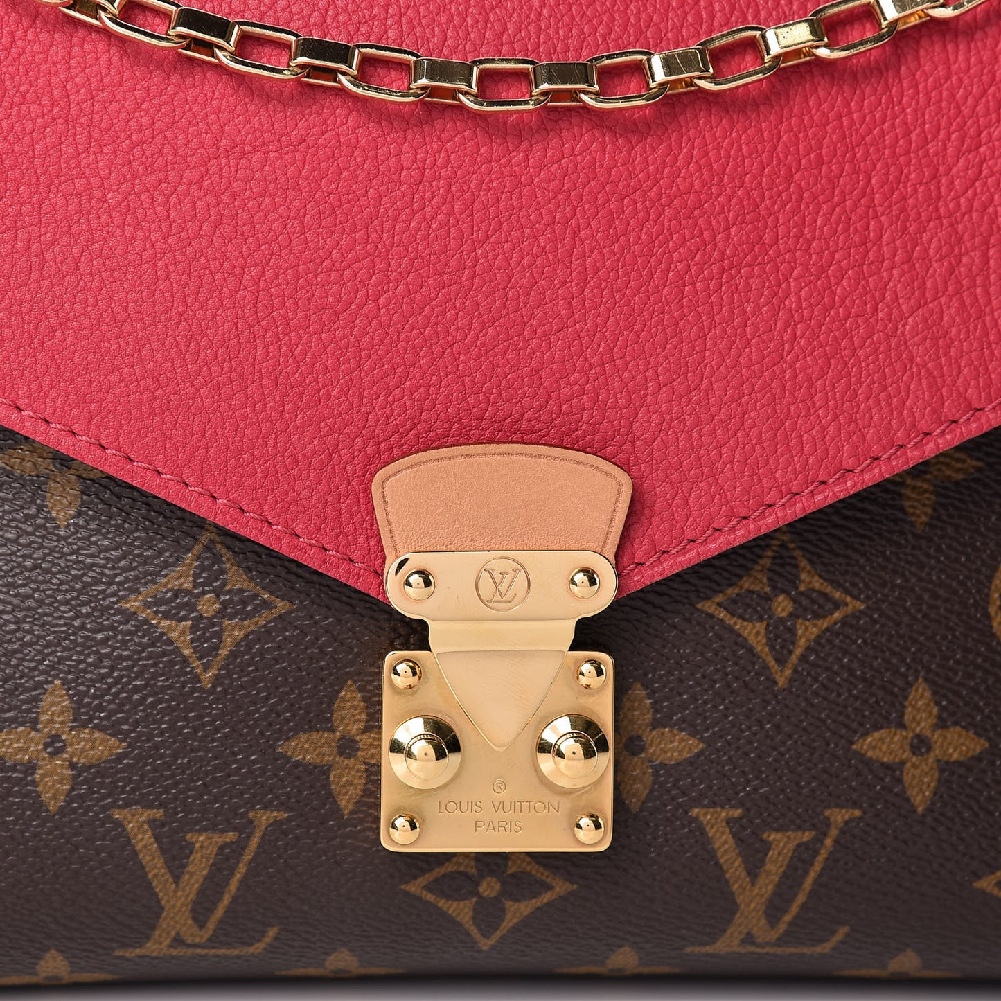 Monogram Pallas Chain Dahlia