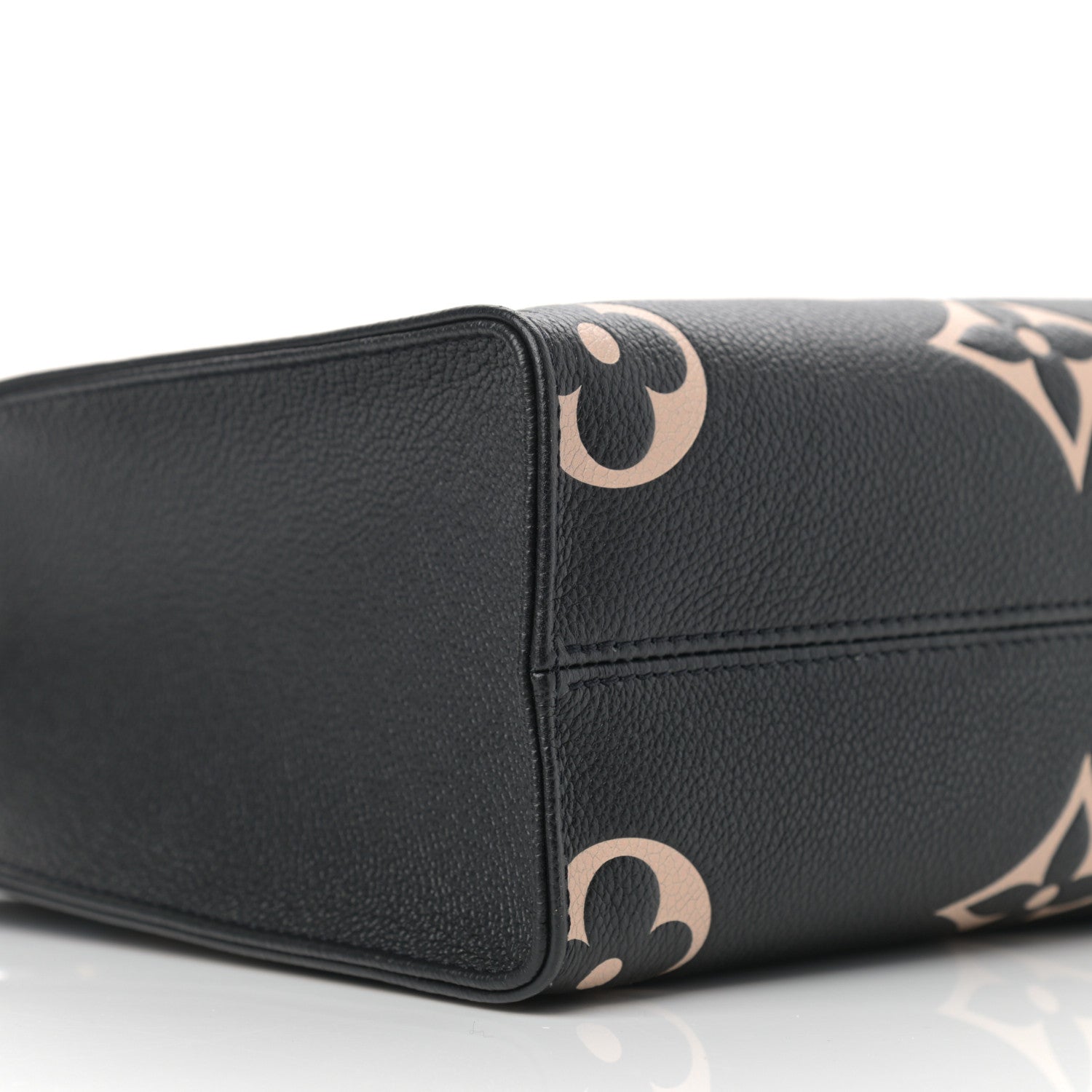 Louis Vuitton Empreinte Monogram Giant Onthego PM Black Beige 8 of 9