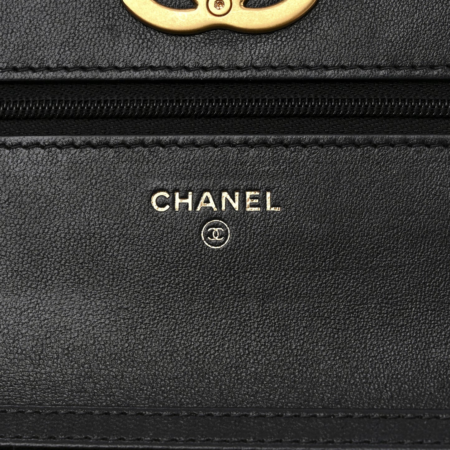 Lambskin Quilted Enamel CC Wallet on Chain WOC Black