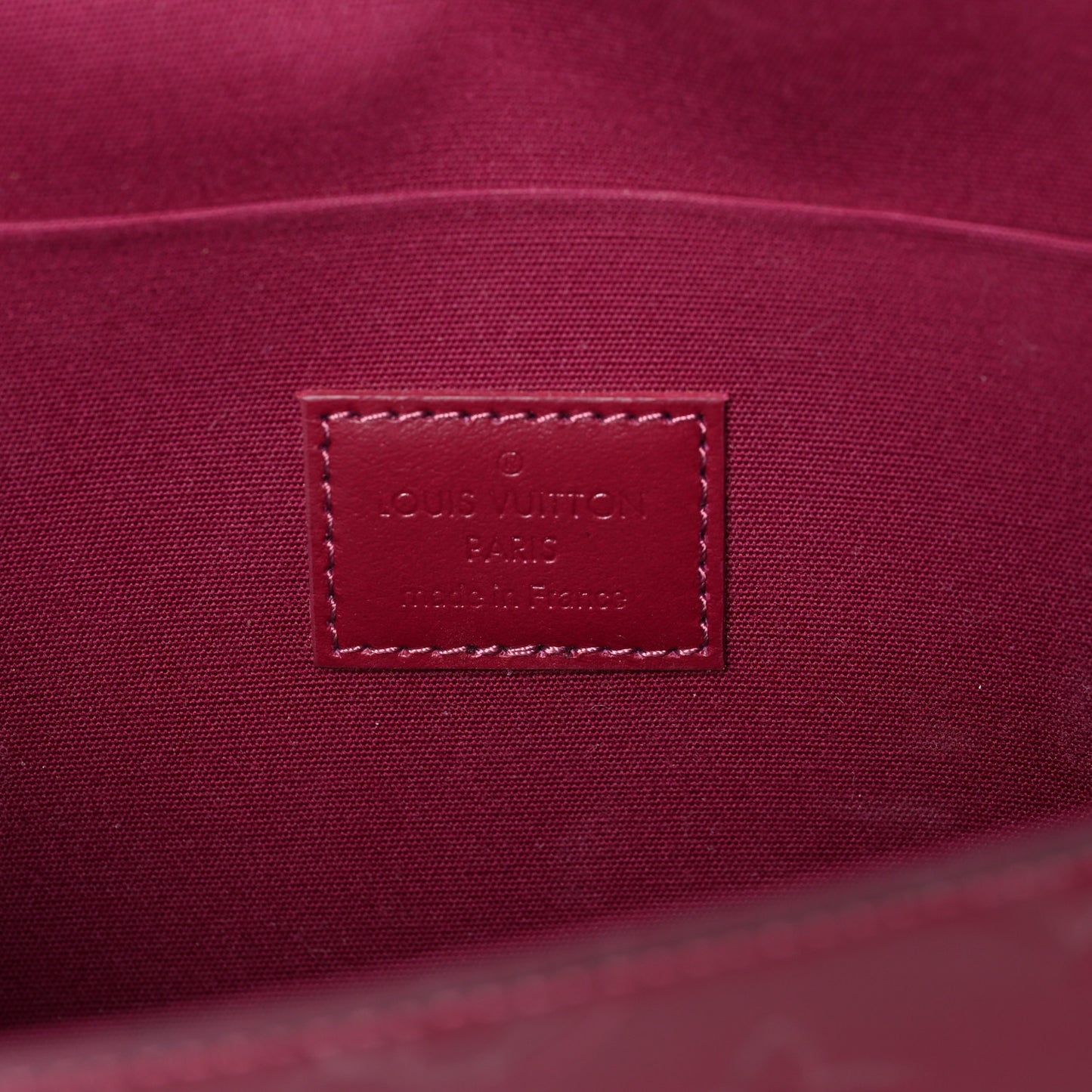 Vernis Felicie Chain Wallet Magenta