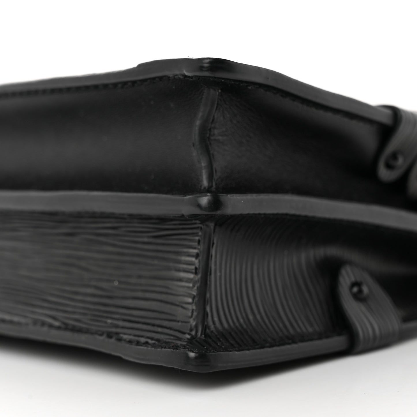 Epi Trunk Clutch Black