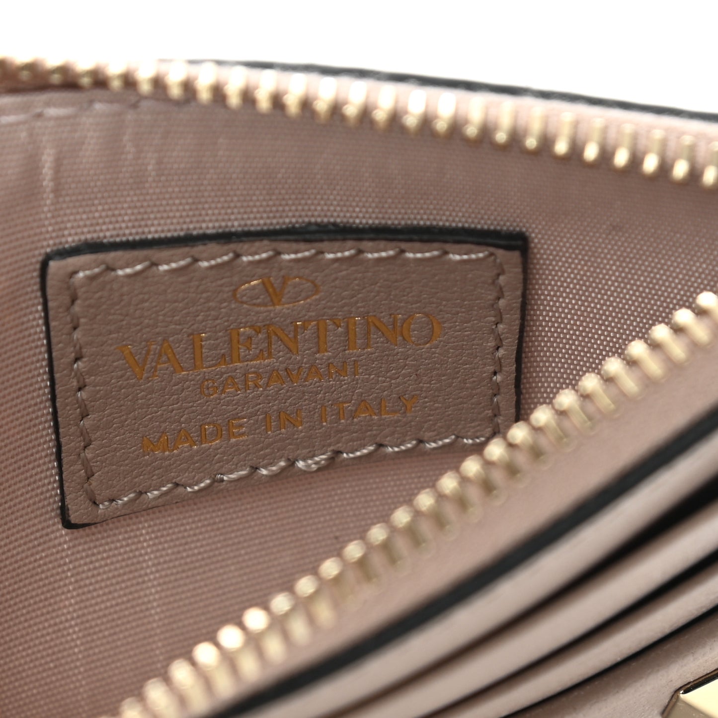 Vitello Rockstud Card Holder With Zipper Poudre