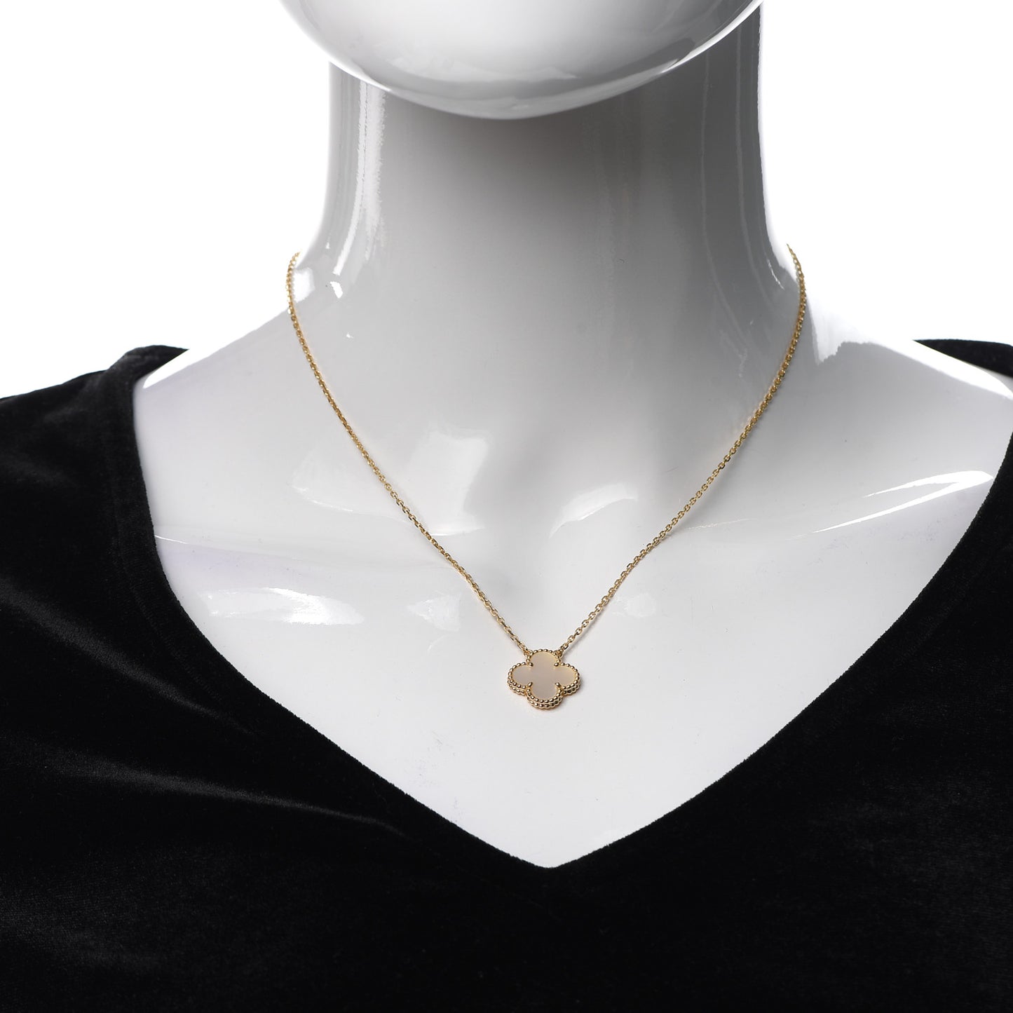 18K Yellow Gold Mother of Pearl Vintage Alhambra Pendant Necklace
