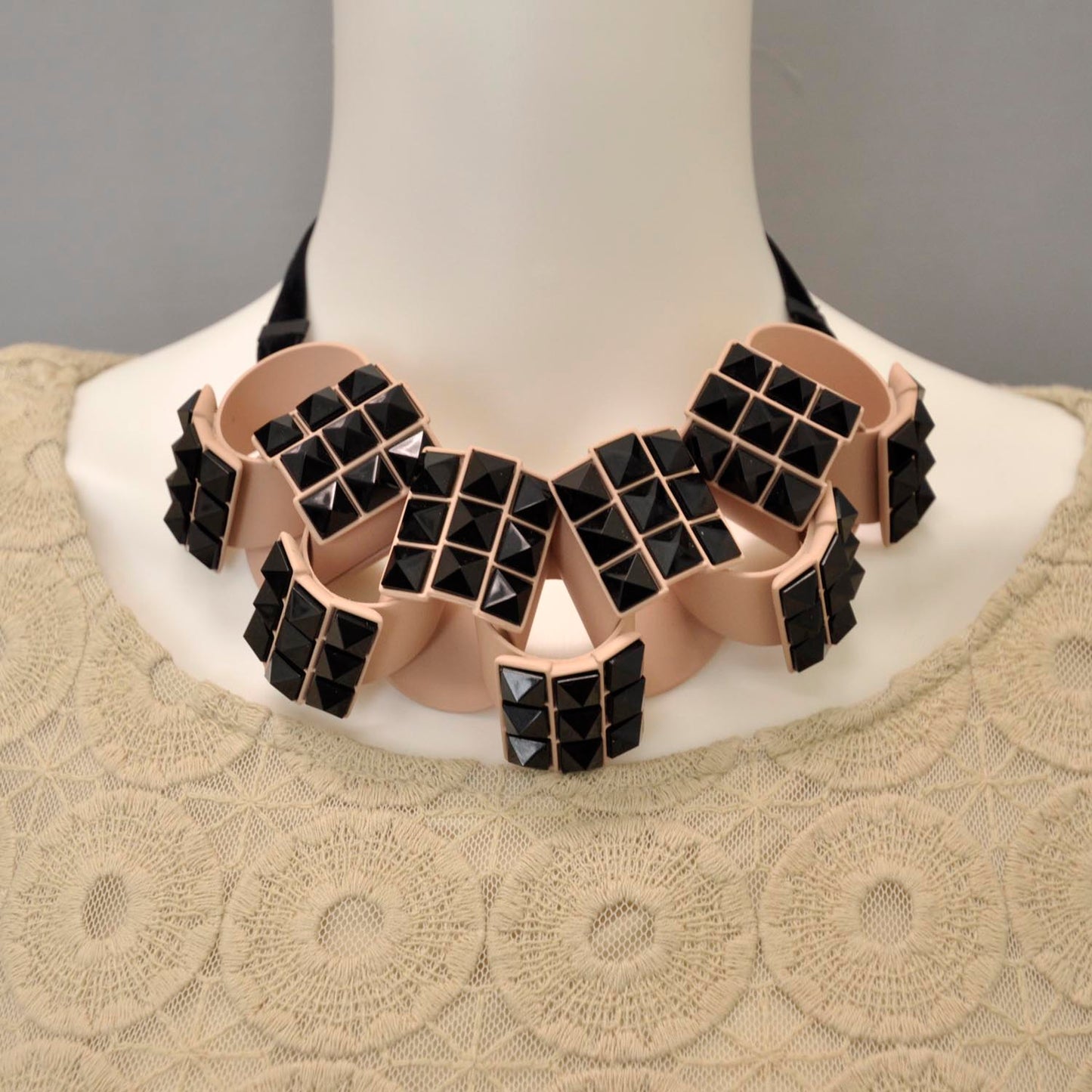 Collier Rocket Necklace Beige Black