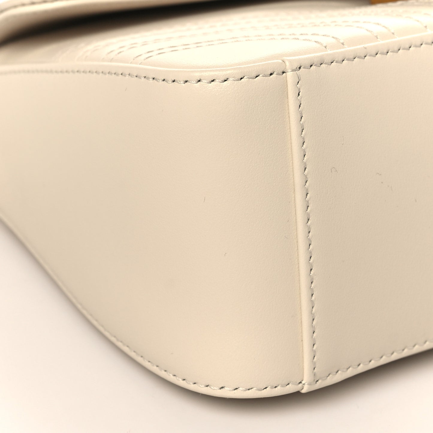 Calfskin Matelasse Mini GG Marmont Top Handle Shoulder Bag White