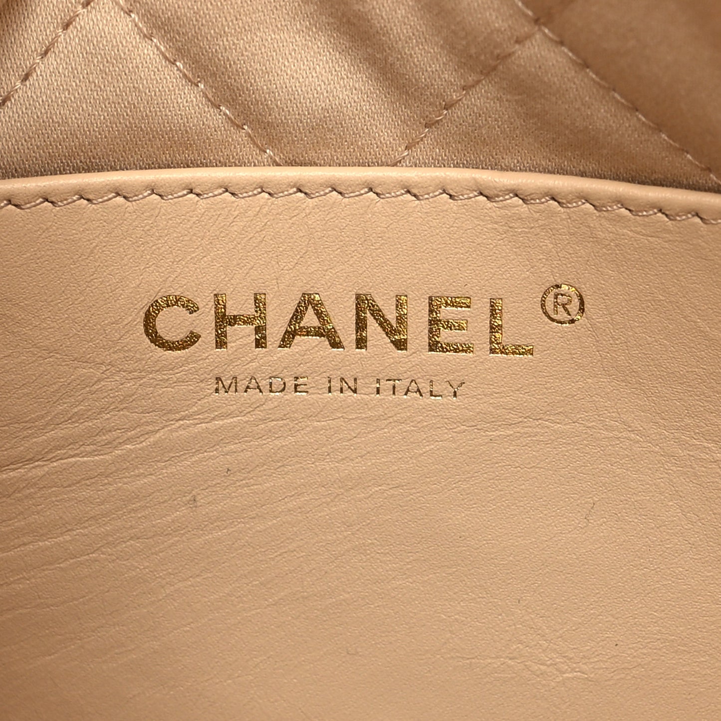 Shiny Calfskin Quilted Mini Chanel 22 White