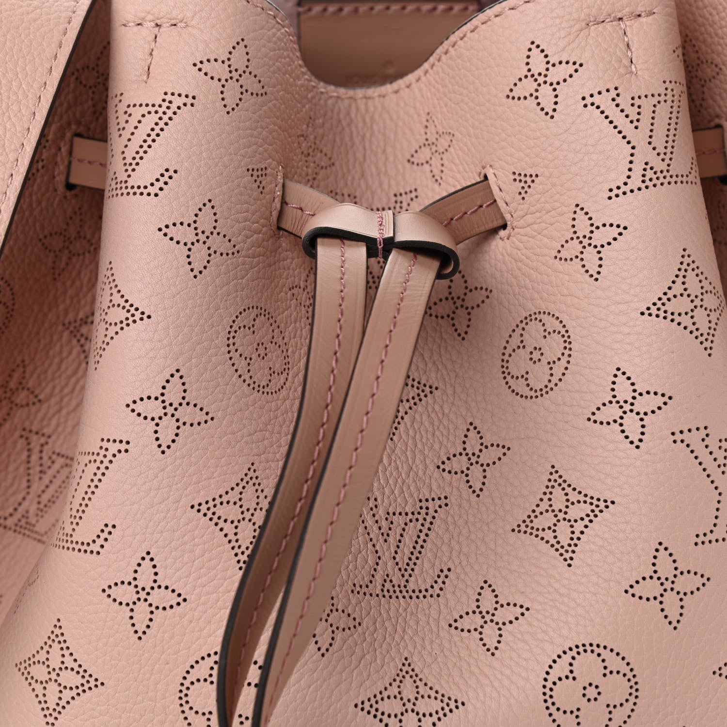 Louis Vuitton Mahina Girolata Magnolia 9 of 11