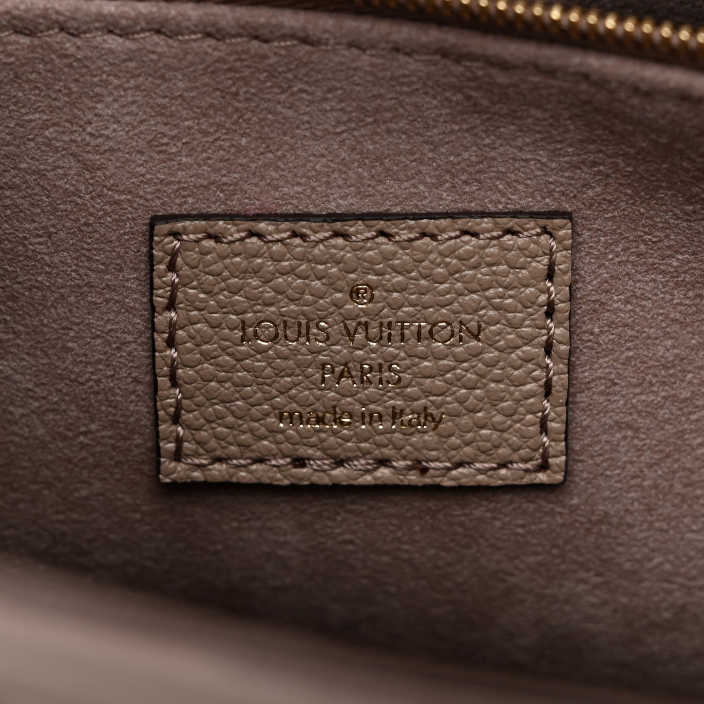LOUIS VUITTON Empreinte Monogram Giant Onthego PM Tourterelle Crème