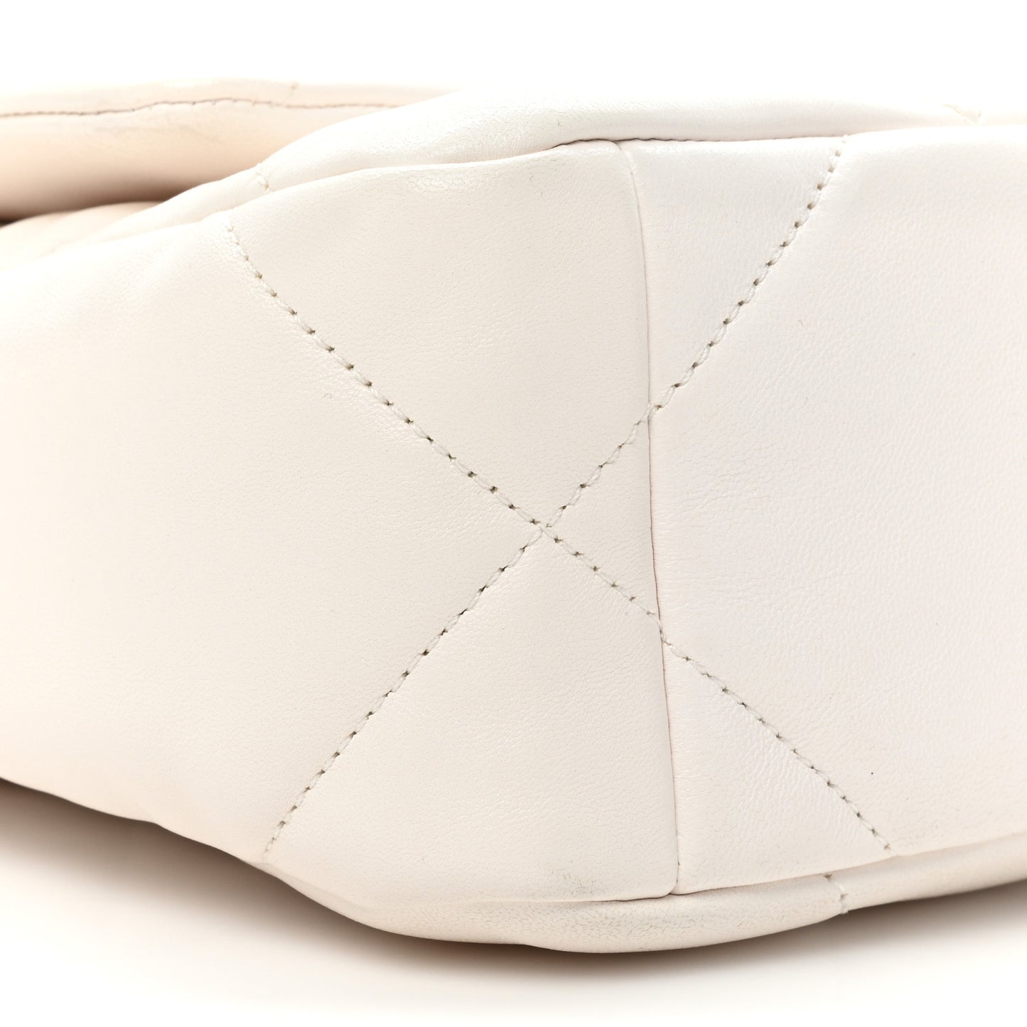 Lambskin Quilted Medium Chanel 19 Flap White