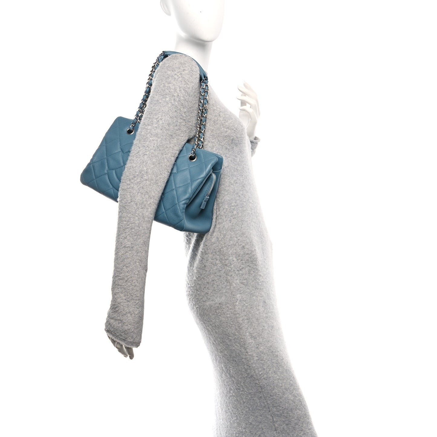 Caviar Quilted CC Timeless Soft Tote Blue