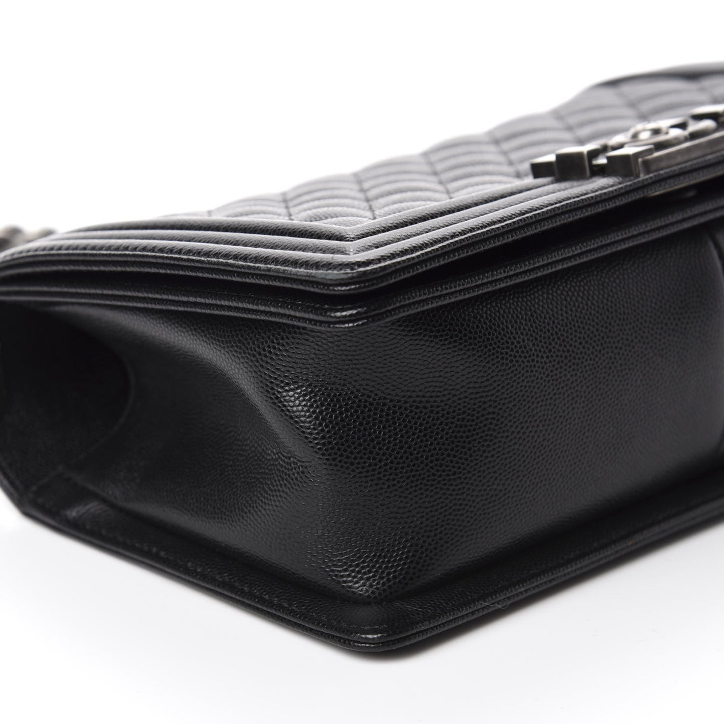 Caviar Quilted Medium Boy Flap Black
