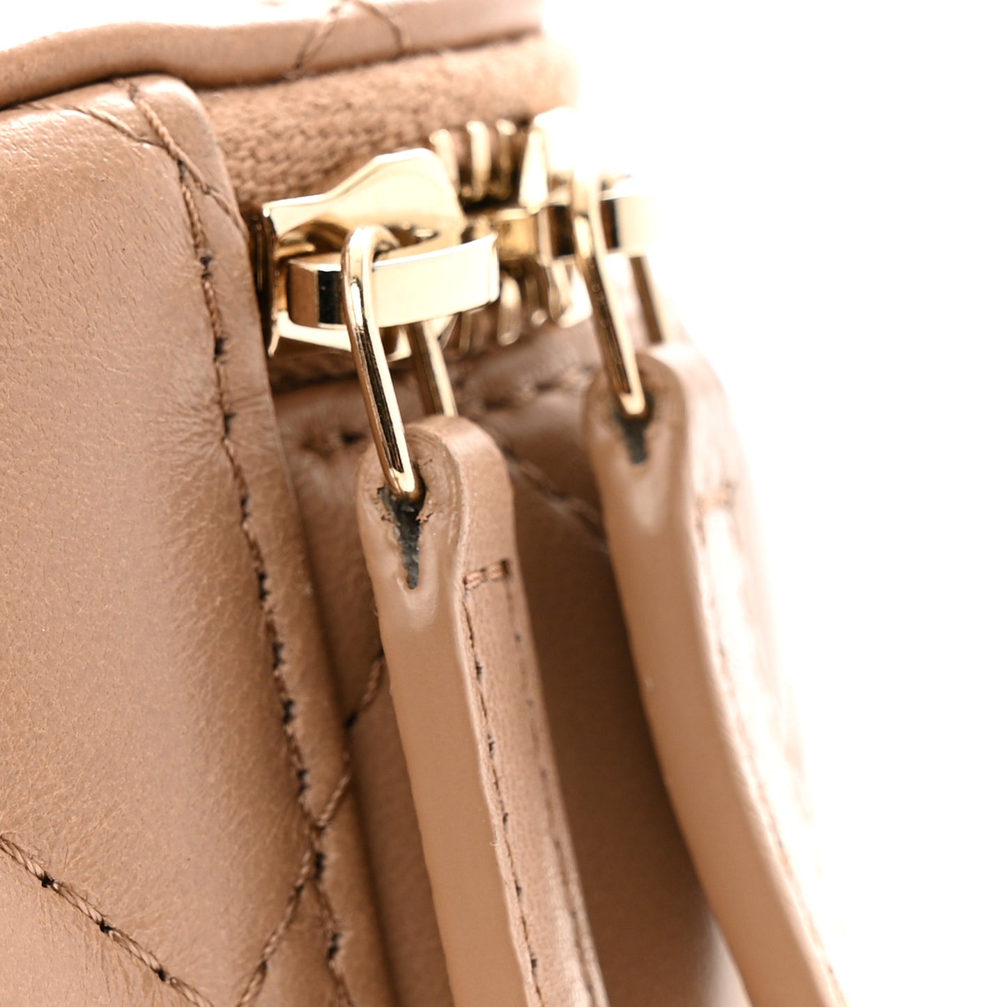 Lambskin Quilted Small Pillow Crush Vanity Case With Chain Beige
