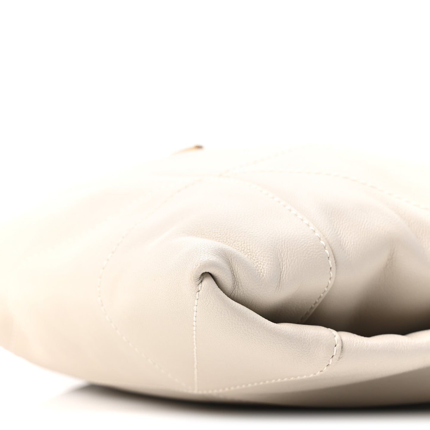 Lambskin Matelasse Monogram Medium Jamie 4.3 Pochon Blanc Vintage