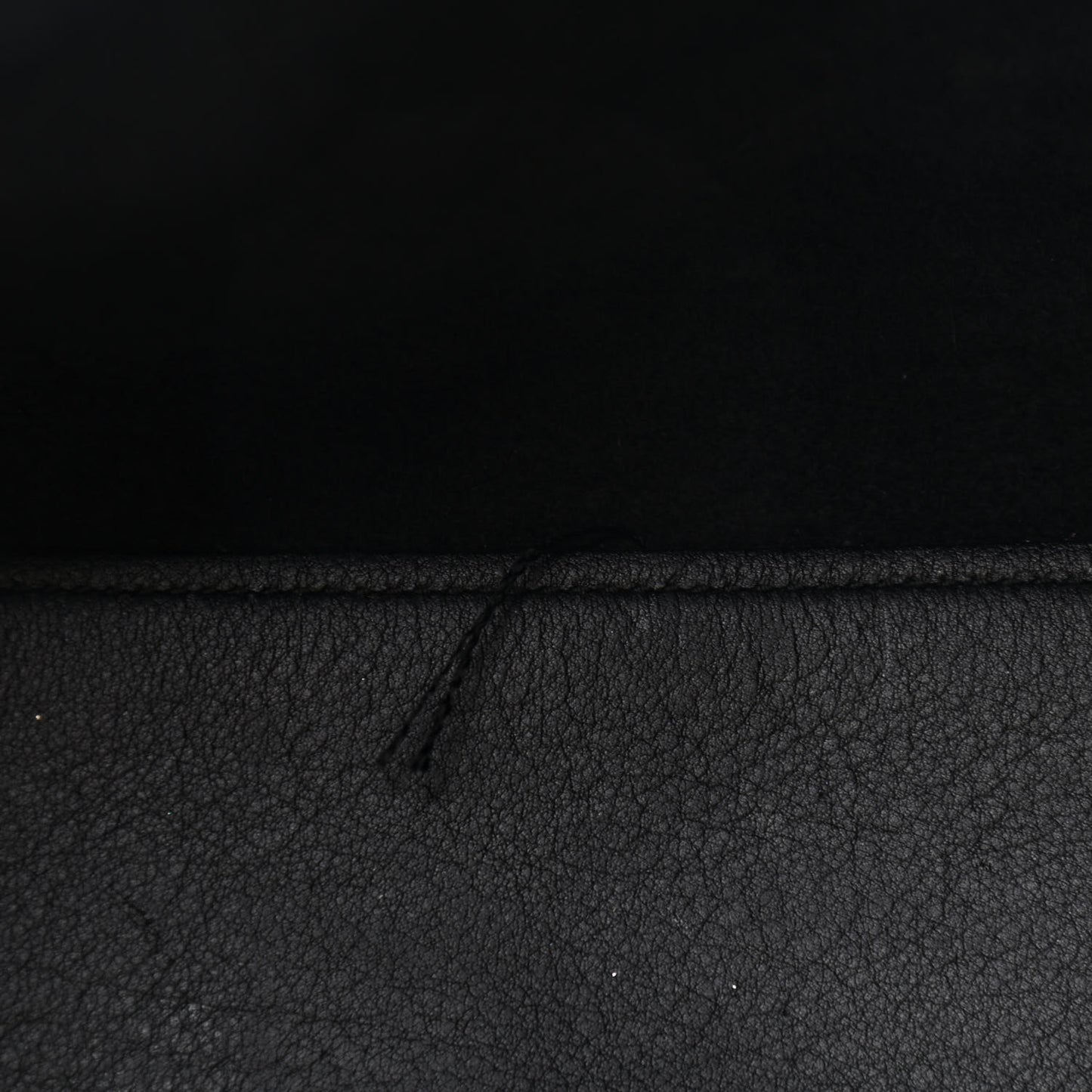 Calfskin Medium Classic Y Cabas Black