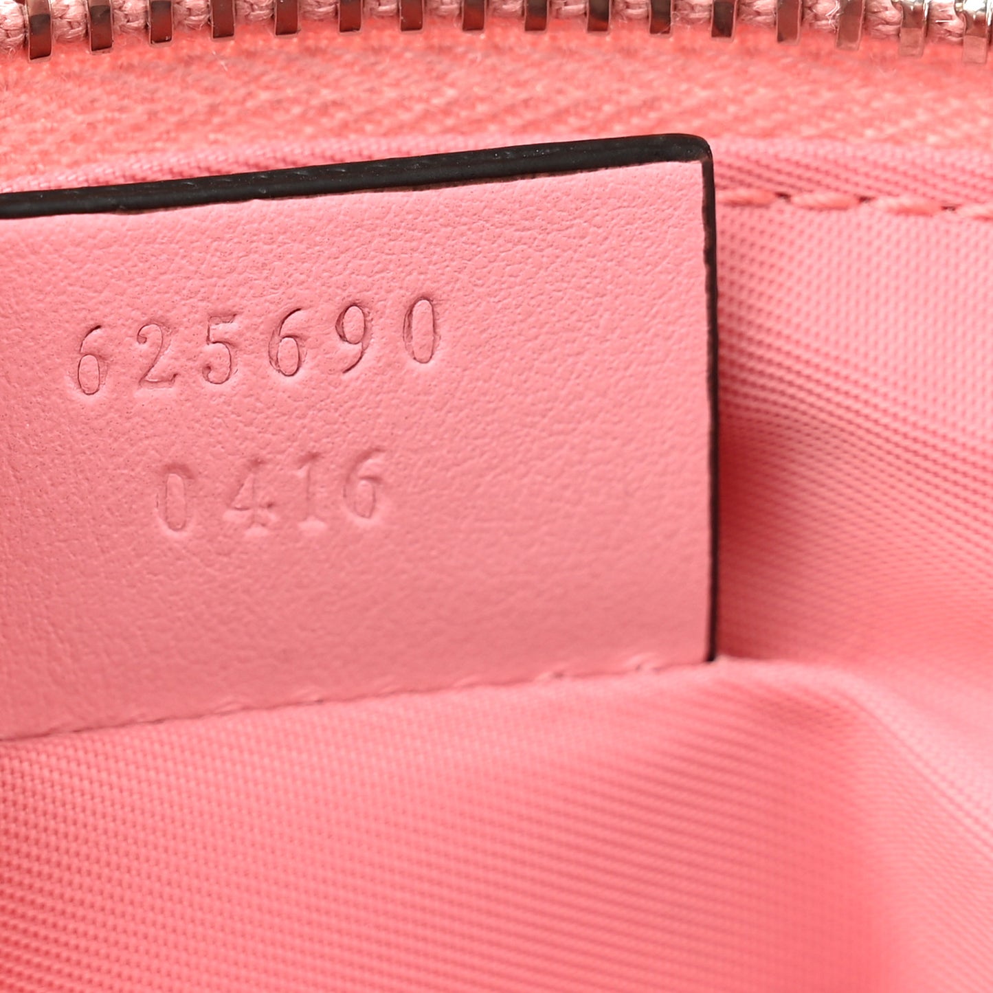 Calfskin Matelasse Large GG Marmont Pouch Cosmetic Case Wild Rose