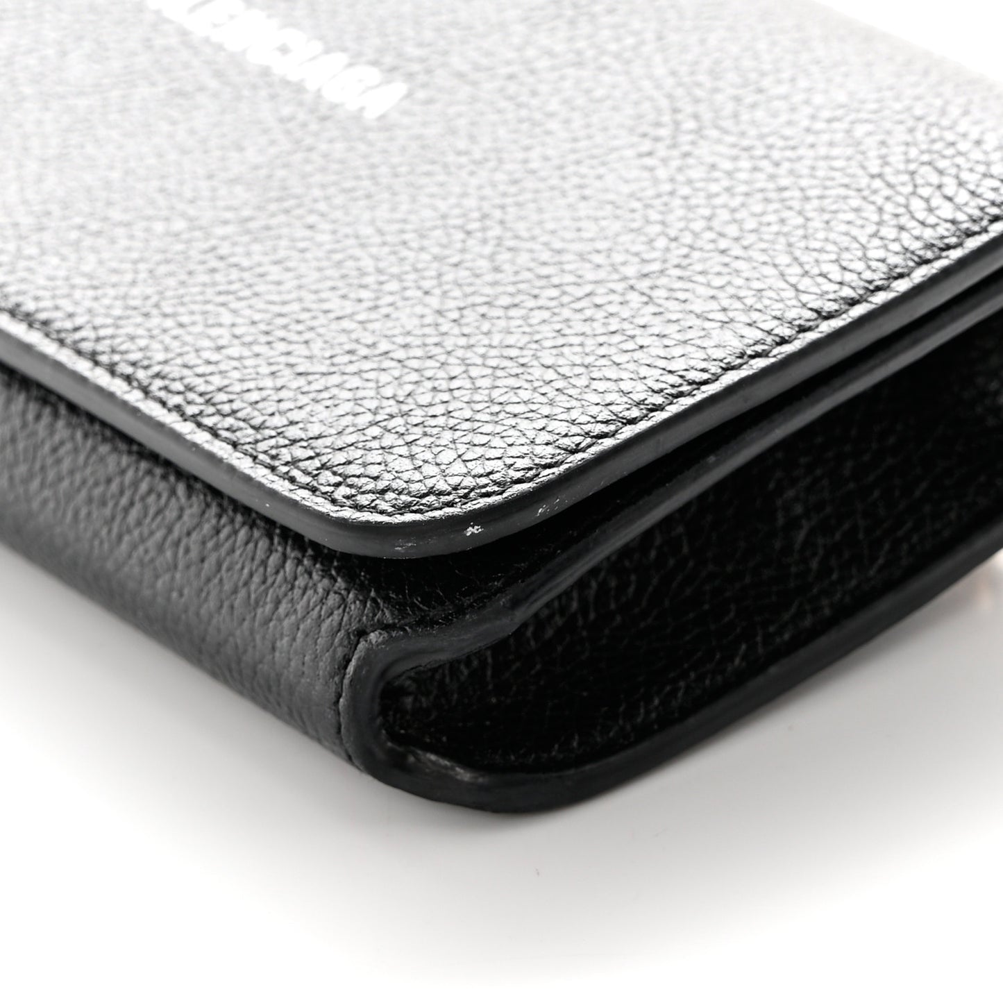 Grained Calfskin Logo Cash Phone Holder Wallet On Chain Black White