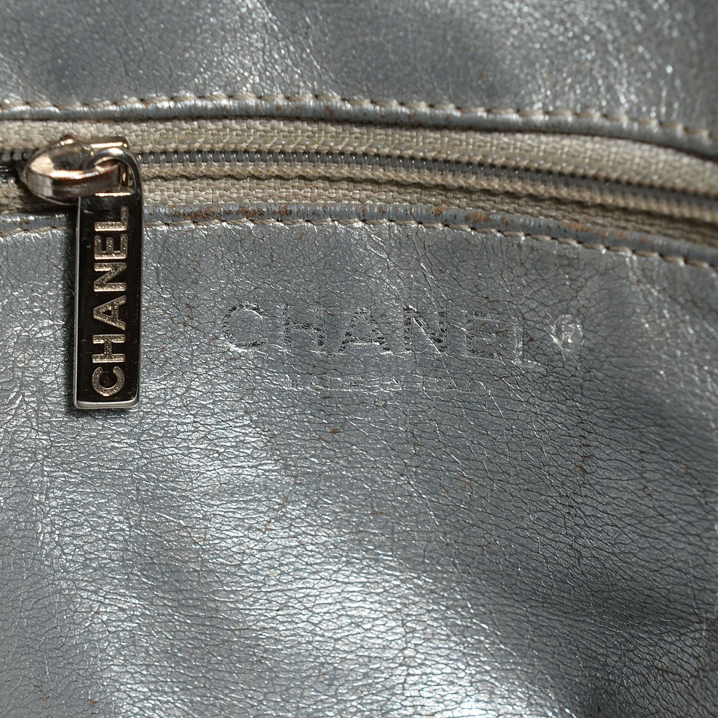 Patent Calfskin Large Luxe Ligne Tote Black