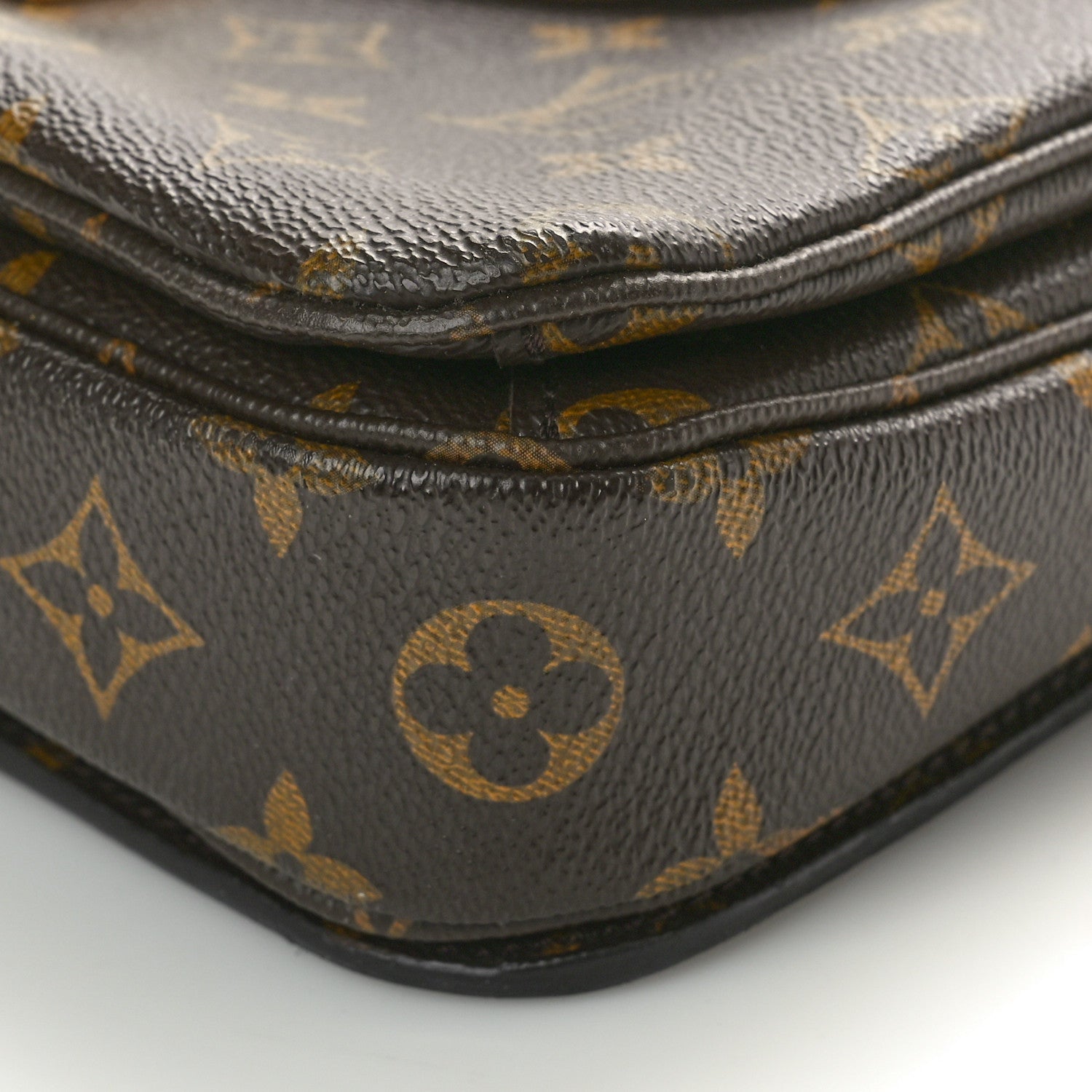 Louis Vuitton Monogram Pochette Metis 9 of 9