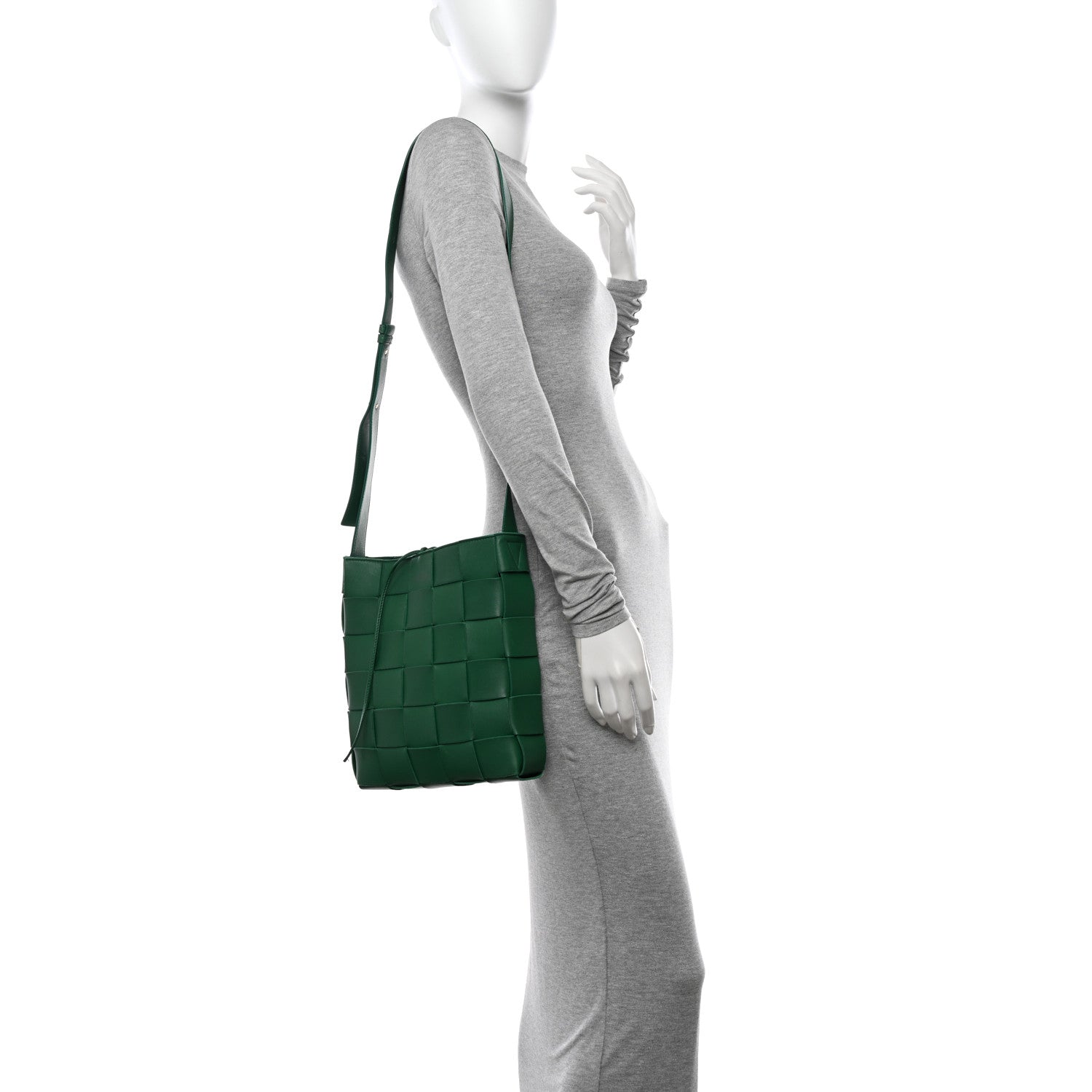 Bottega Veneta Lambskin Maxi Intrecciato Cassette Messenger Racing Green 2 of 11