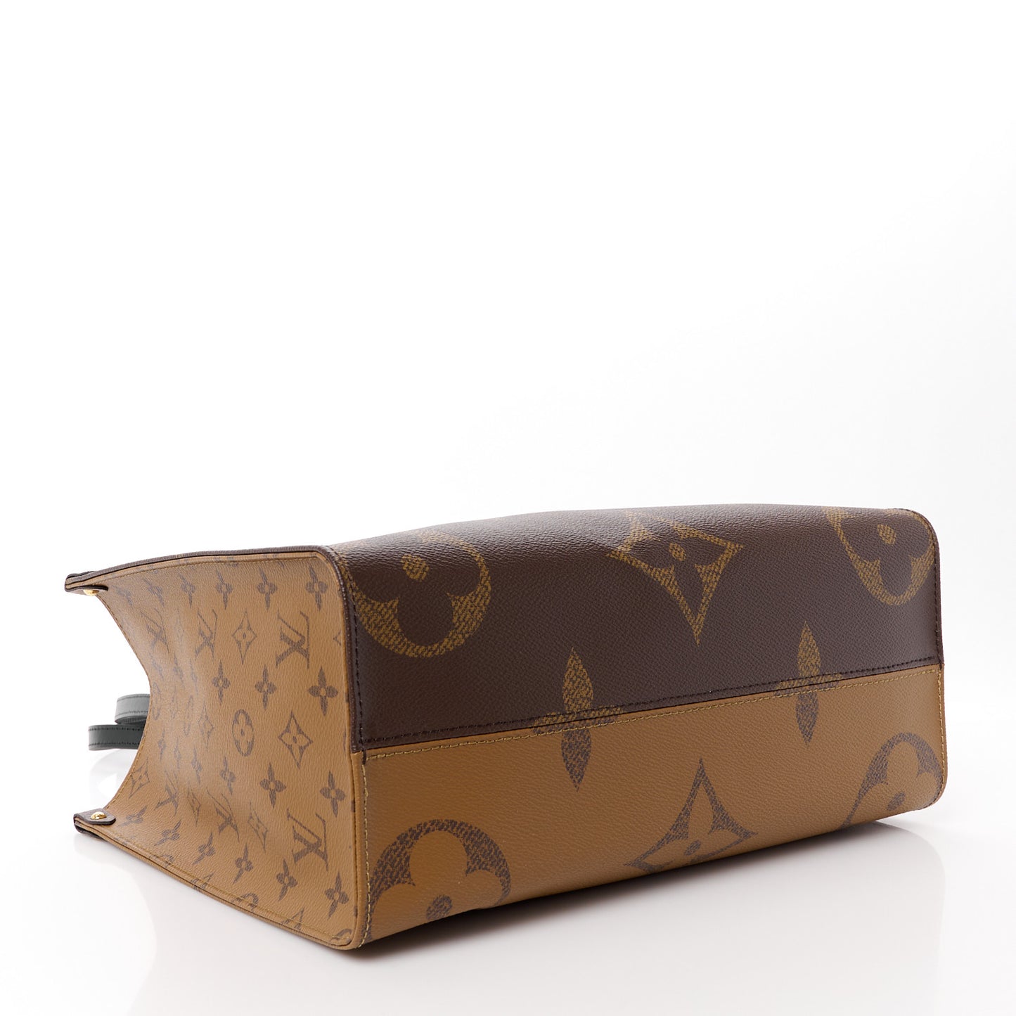 Reverse Monogram Giant Onthego MM