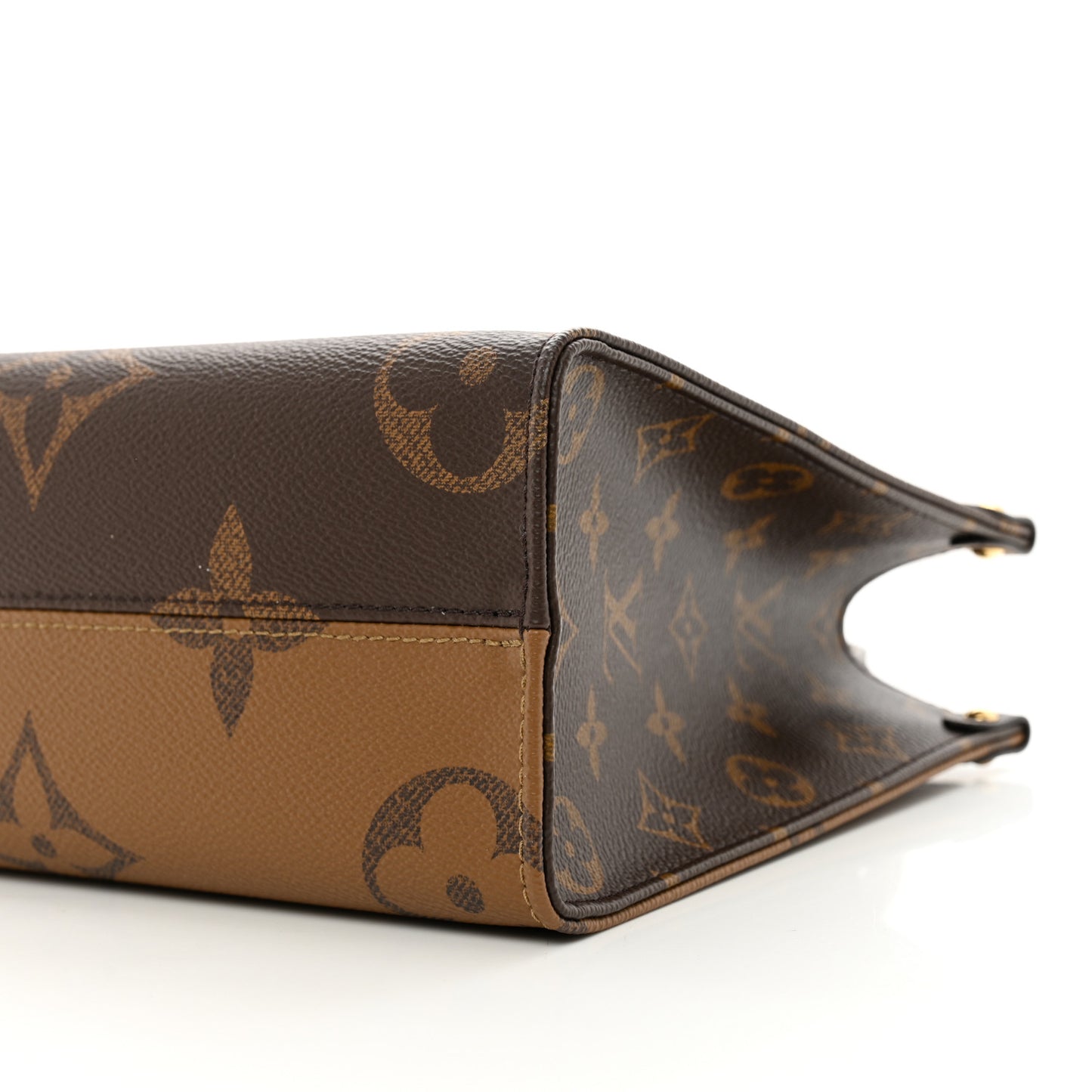 Reverse Monogram Giant Onthego PM