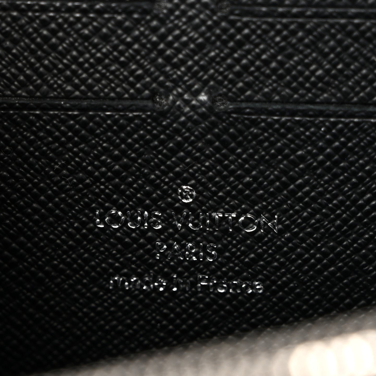 Epi Twist Chain Wallet Black