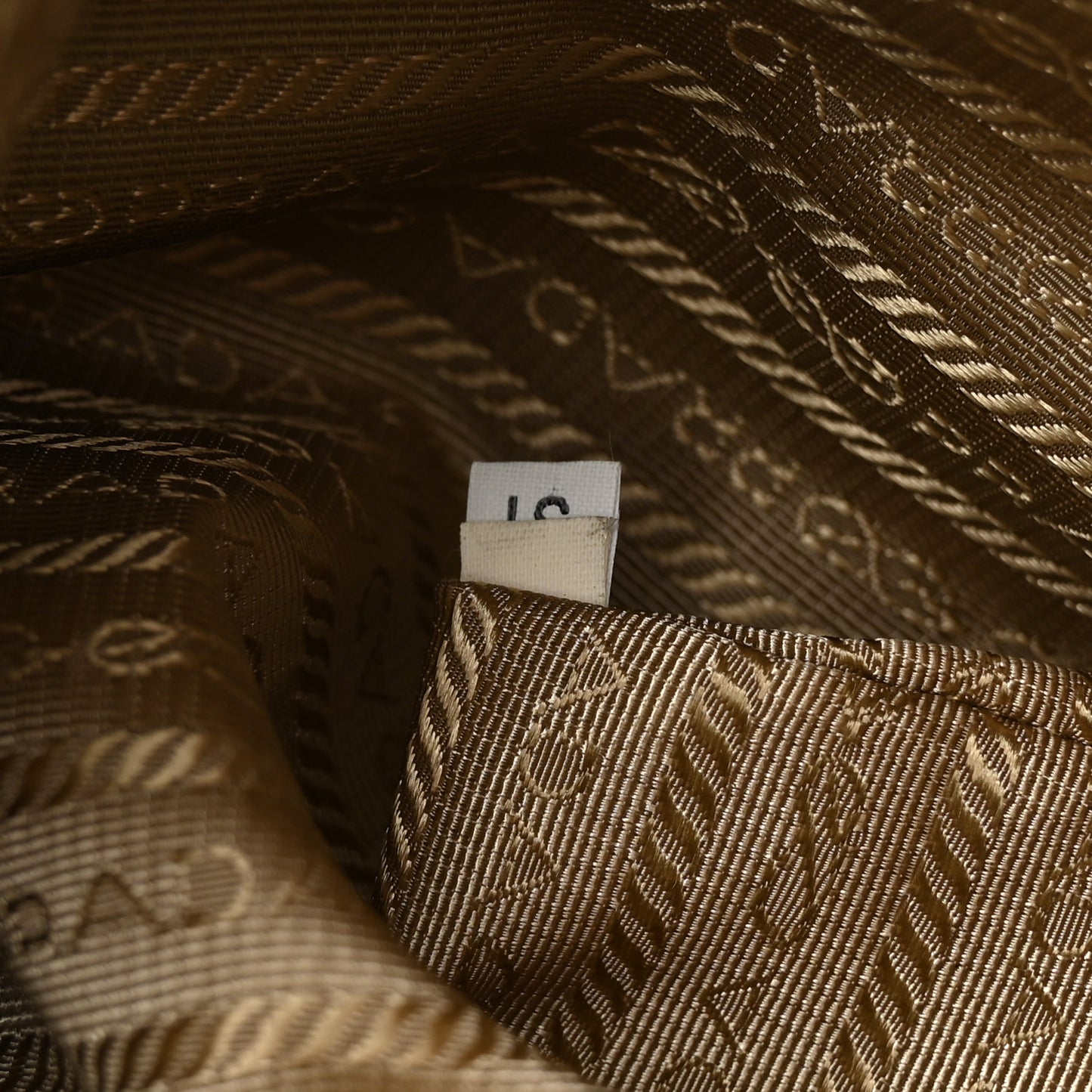 Vitello Daino Side Pocket Hobo Sabbia