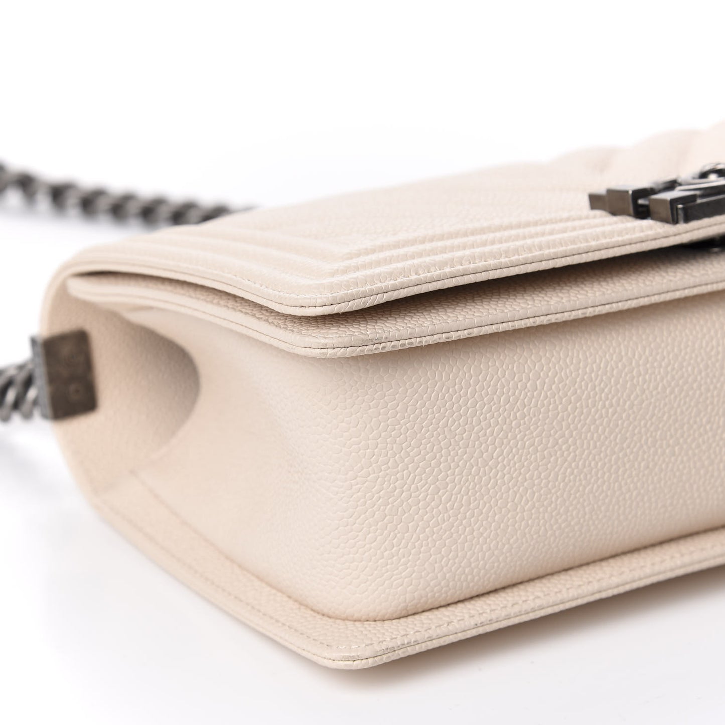 Caviar Chevron Quilted Medium Boy Flap Light Beige