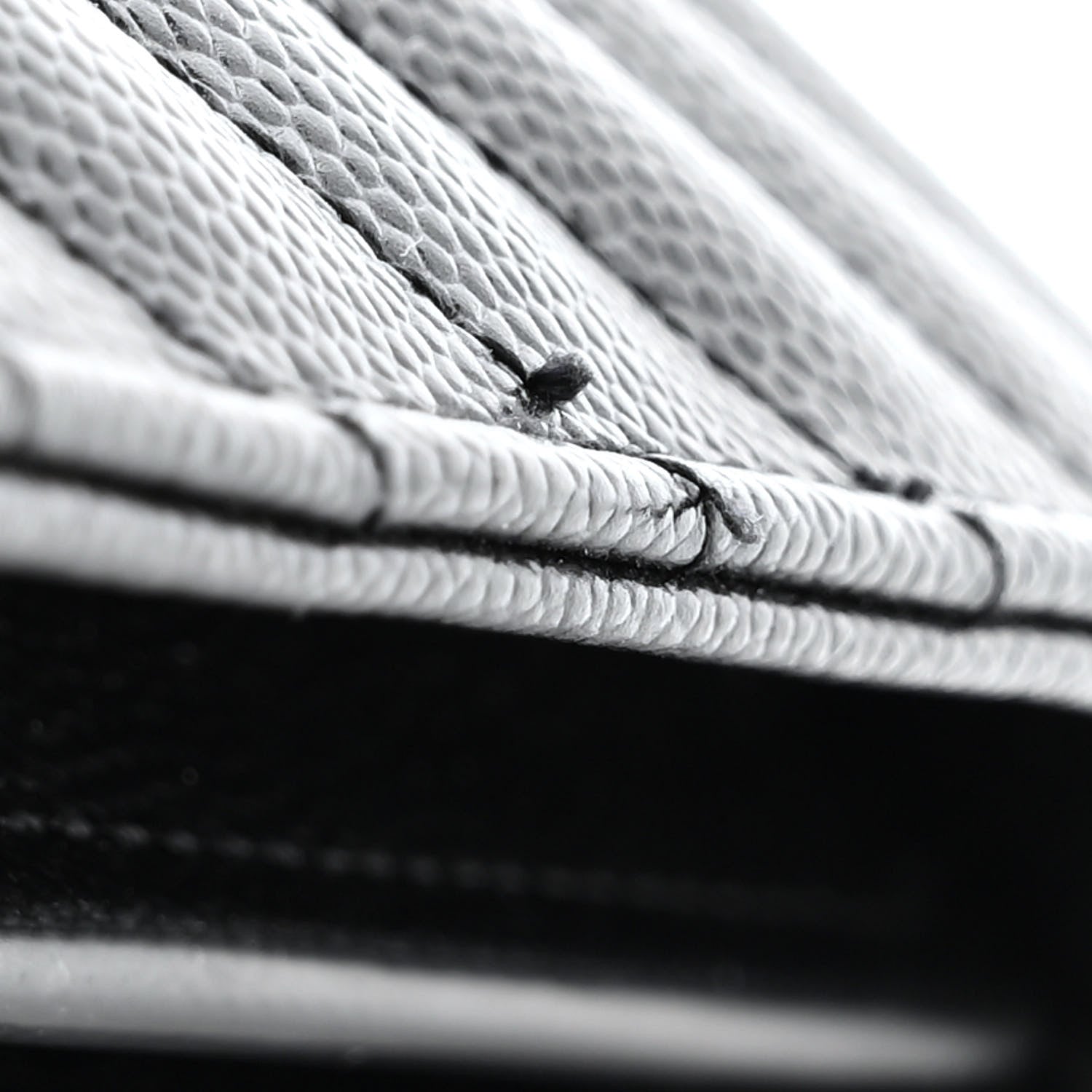 Saint Laurent Grain De Poudre Matelasse Chevron Monogram Chain Wallet Black 12 of 13