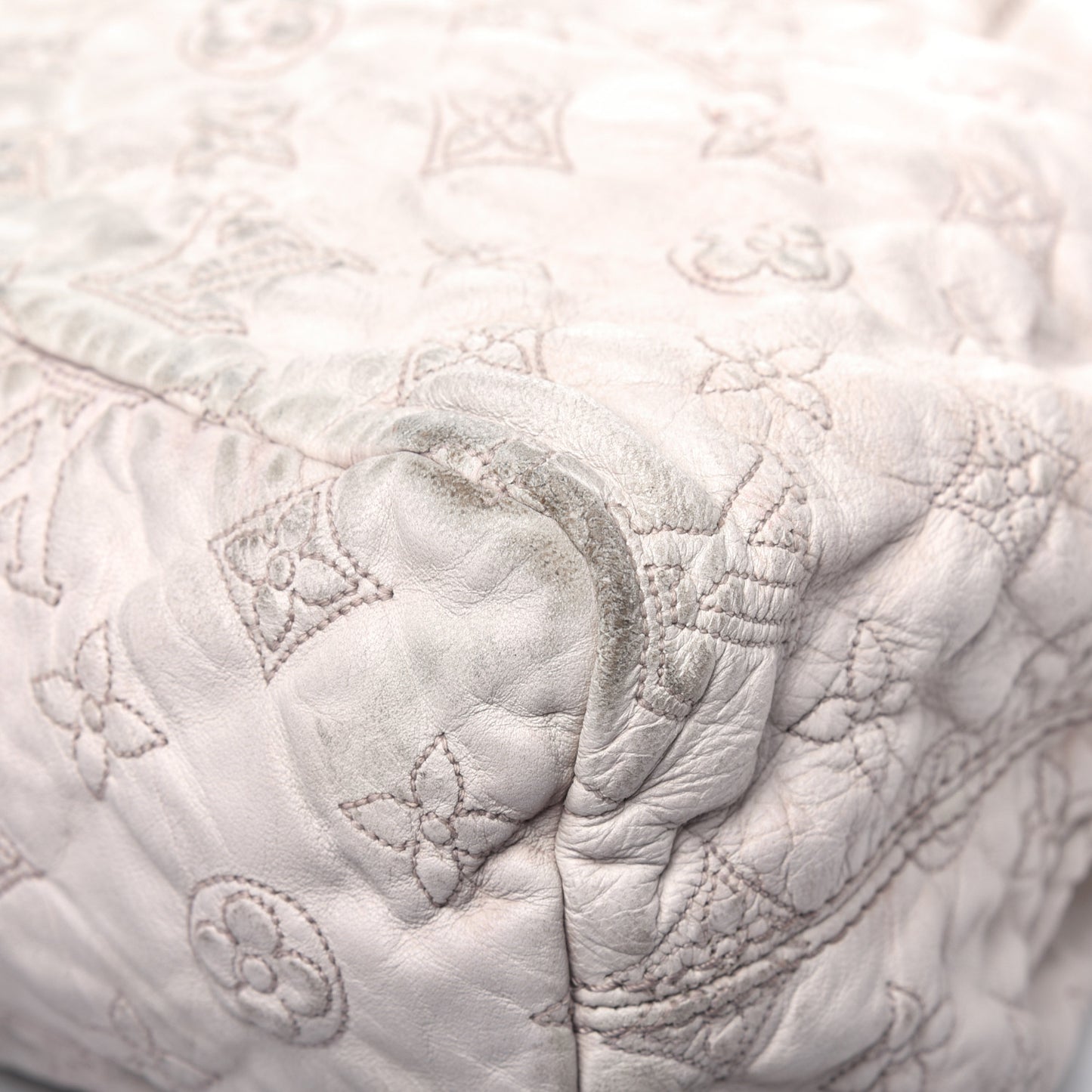 Lambskin Olympe Stratus PM Ecru