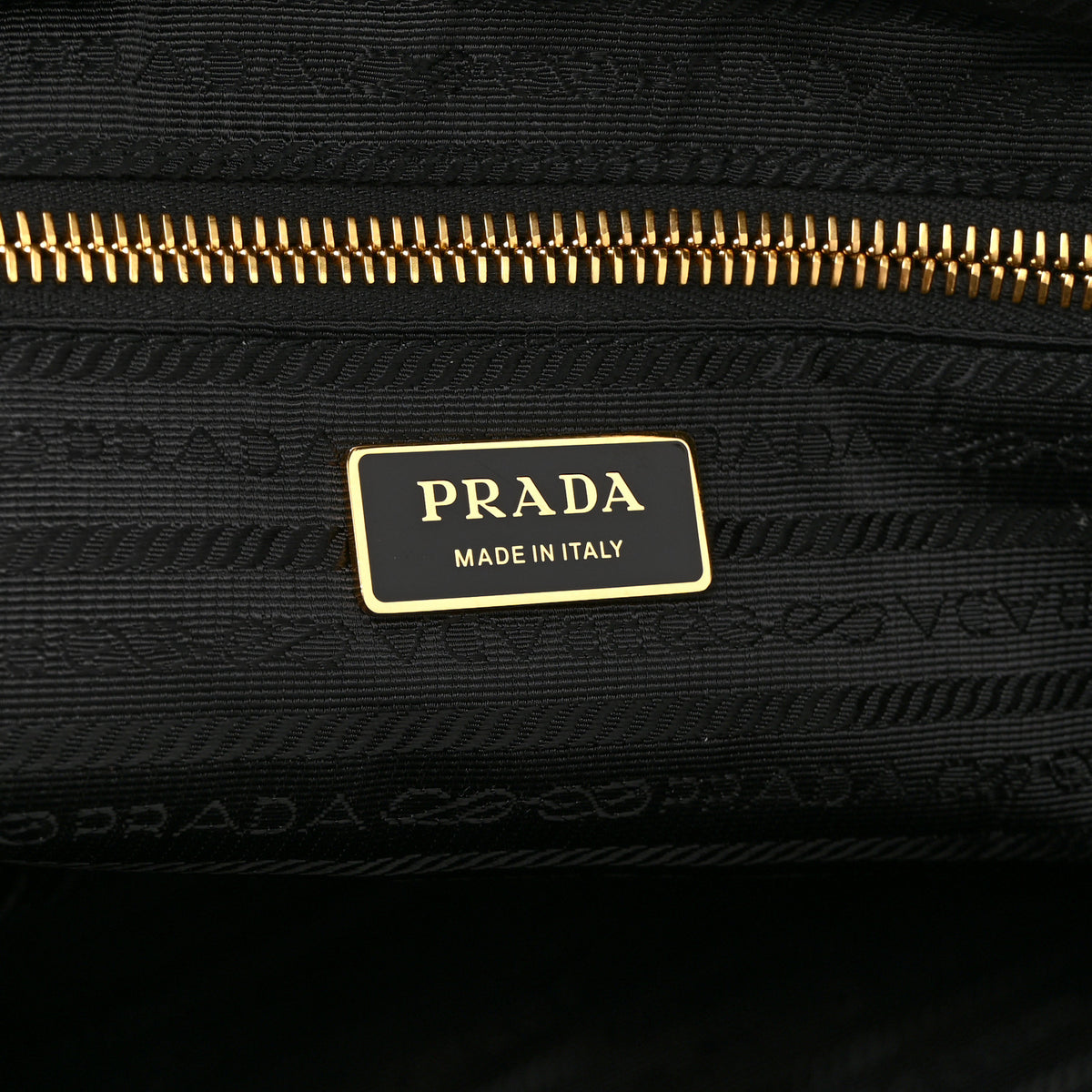 Re-Nylon Impunturato Saffiano Triangle Stitched Re-Edition 1995 Chaine Large Shoulder Bag Black