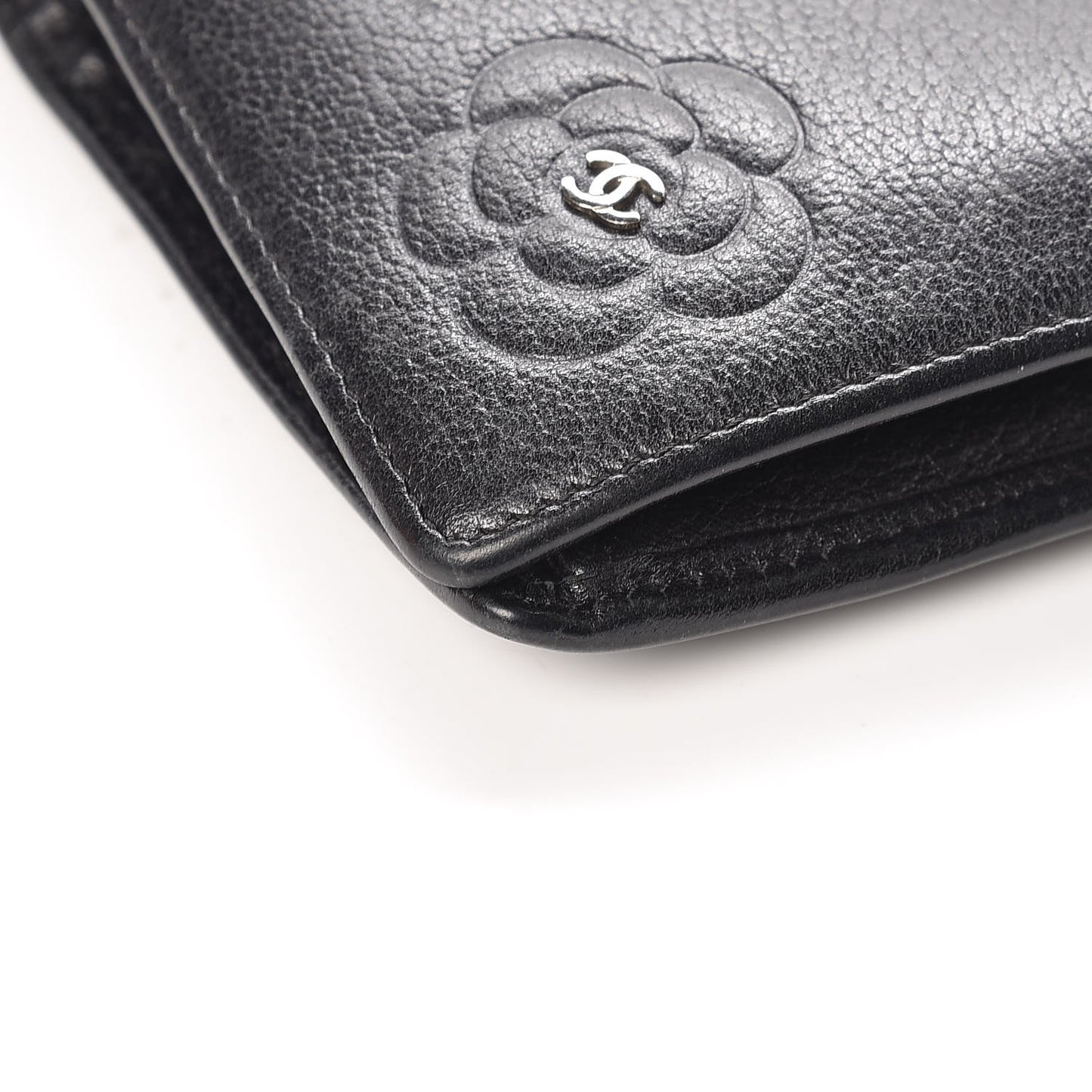 Goatskin Camellia Embossed Yen Wallet Black