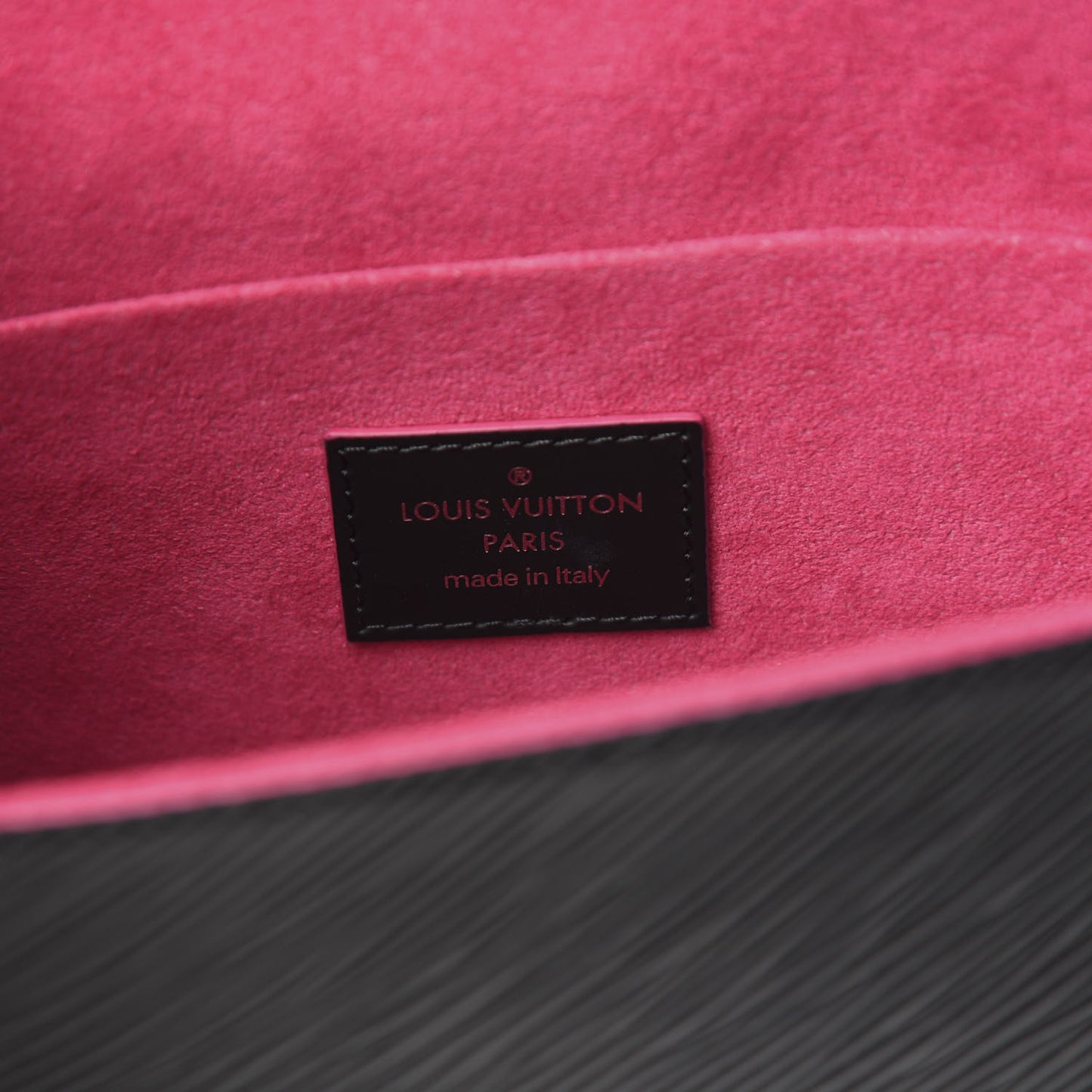 Epi Pochette Felicie Black Hot Pink