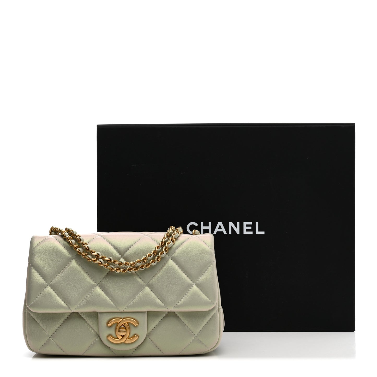 Pearly Lambskin Quilted Pearl Small Flap Light Grey