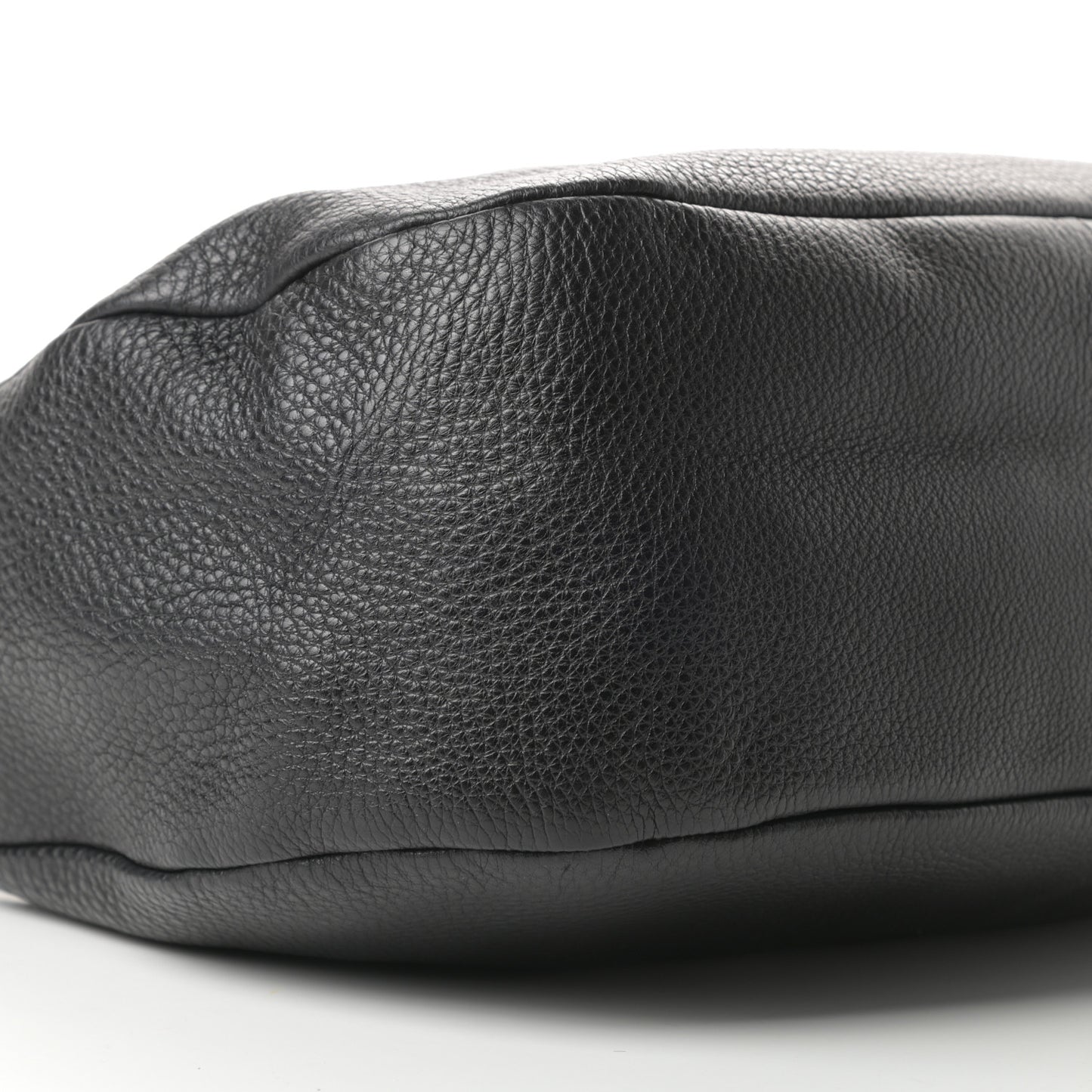 Vitello Daino Hobo Black