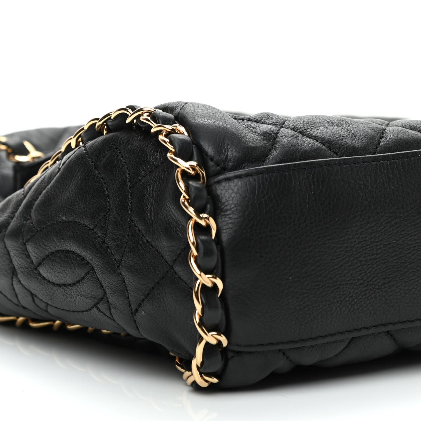 Calfskin Quilted Medium Chain Me Hobo Black