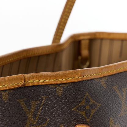 Louis Vuitton Monogram Neverfull MM 14 of 17