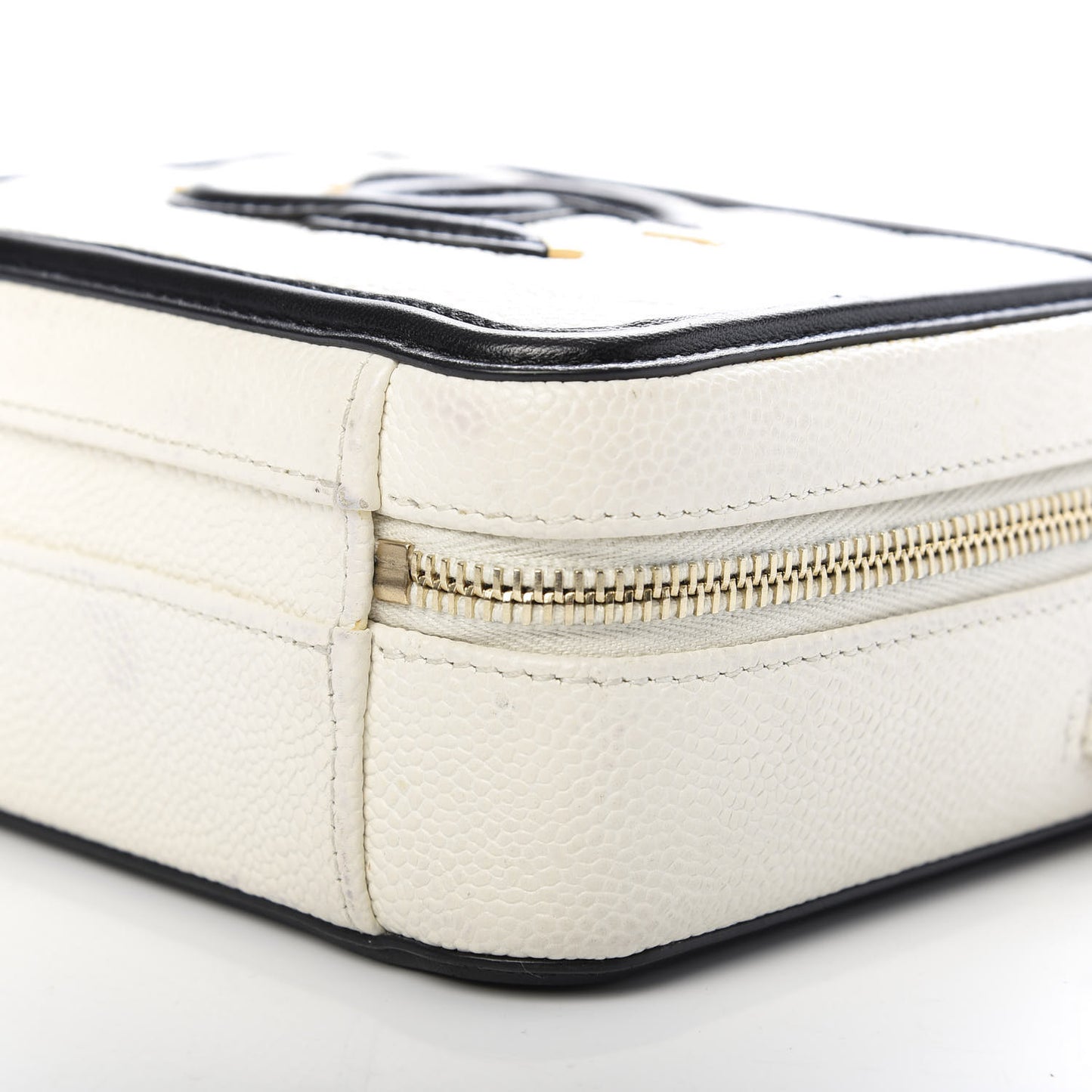 Caviar Quilted Small CC Filigree Vanity Case White Black