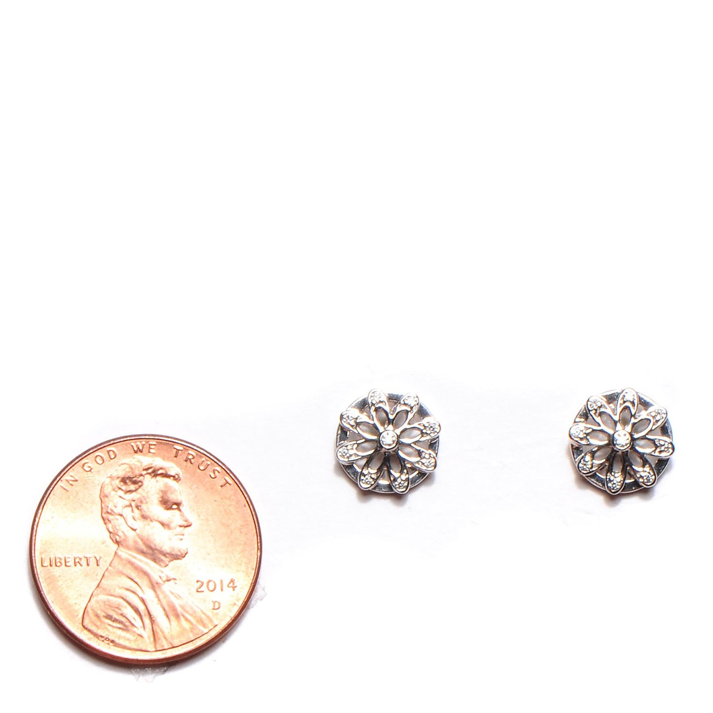 18k White Gold Diamond Flower Stud Earrings